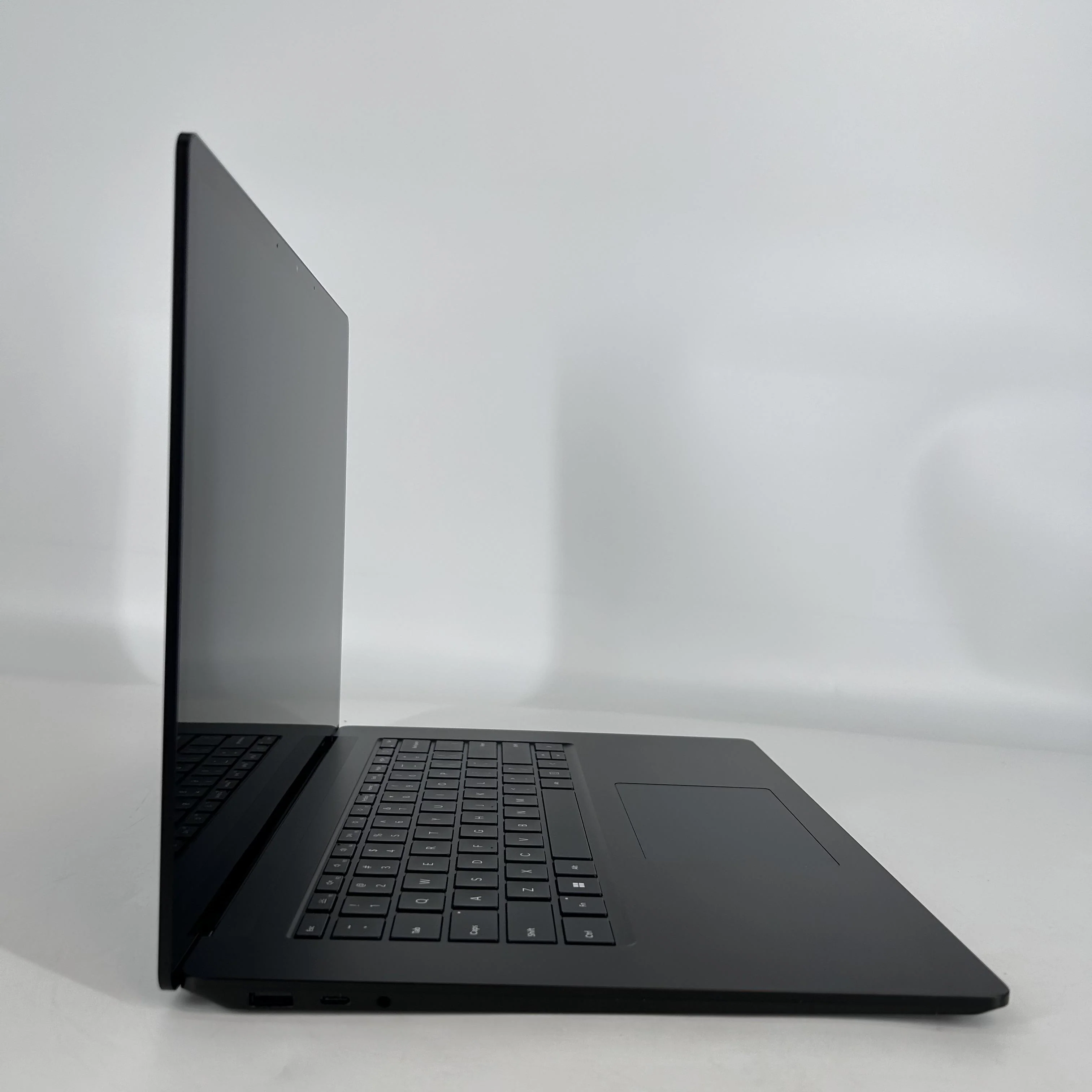 Microsoft Surface Laptop 5 15 Black 2.7 GHz Intel Core i7 12th Gen. 16GB RAM 512GB Solid State Drive - Image 3