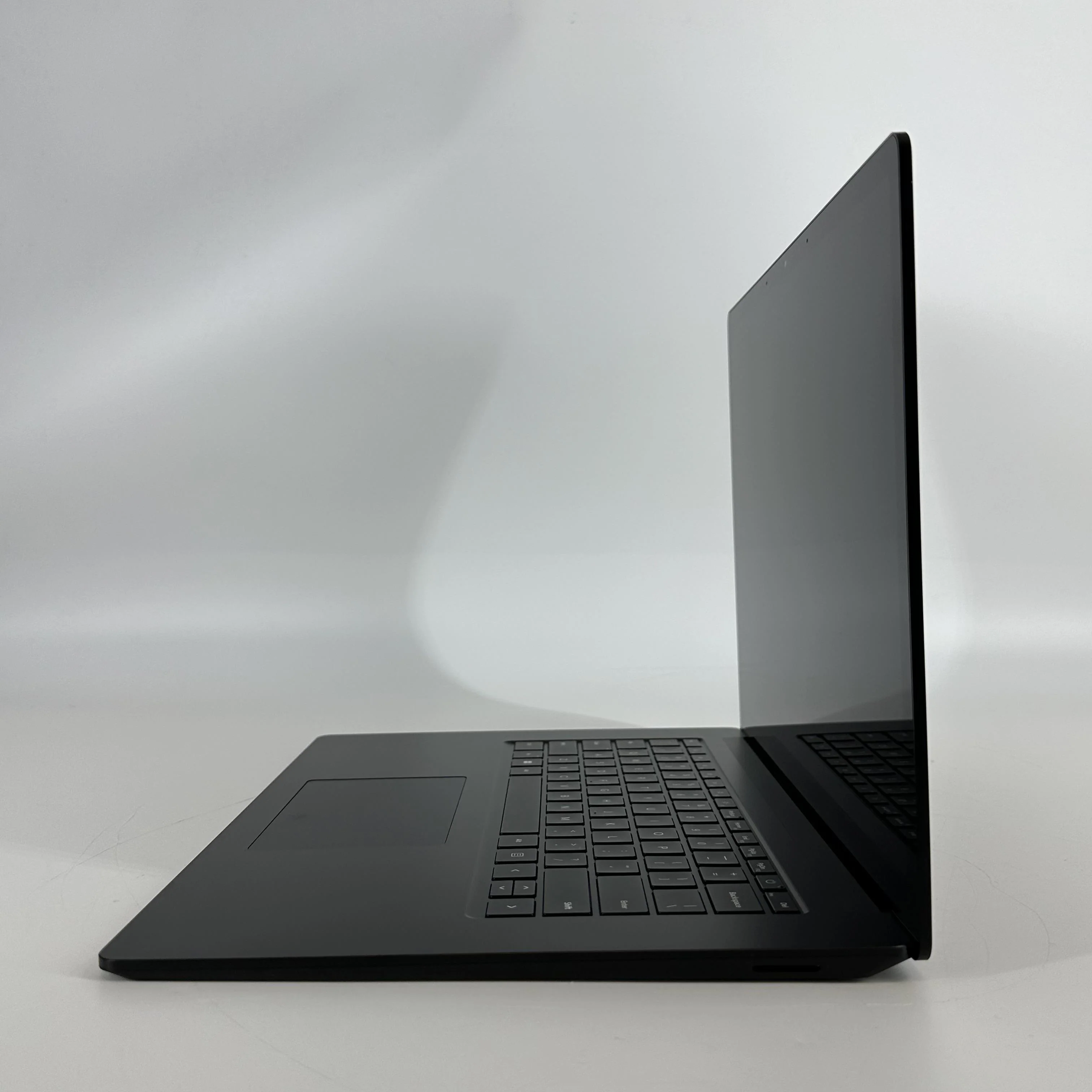 Microsoft Surface Laptop 5 15 Black 2.7 GHz Intel Core i7 12th Gen. 32GB RAM 1TB Solid State Drive - Image 4