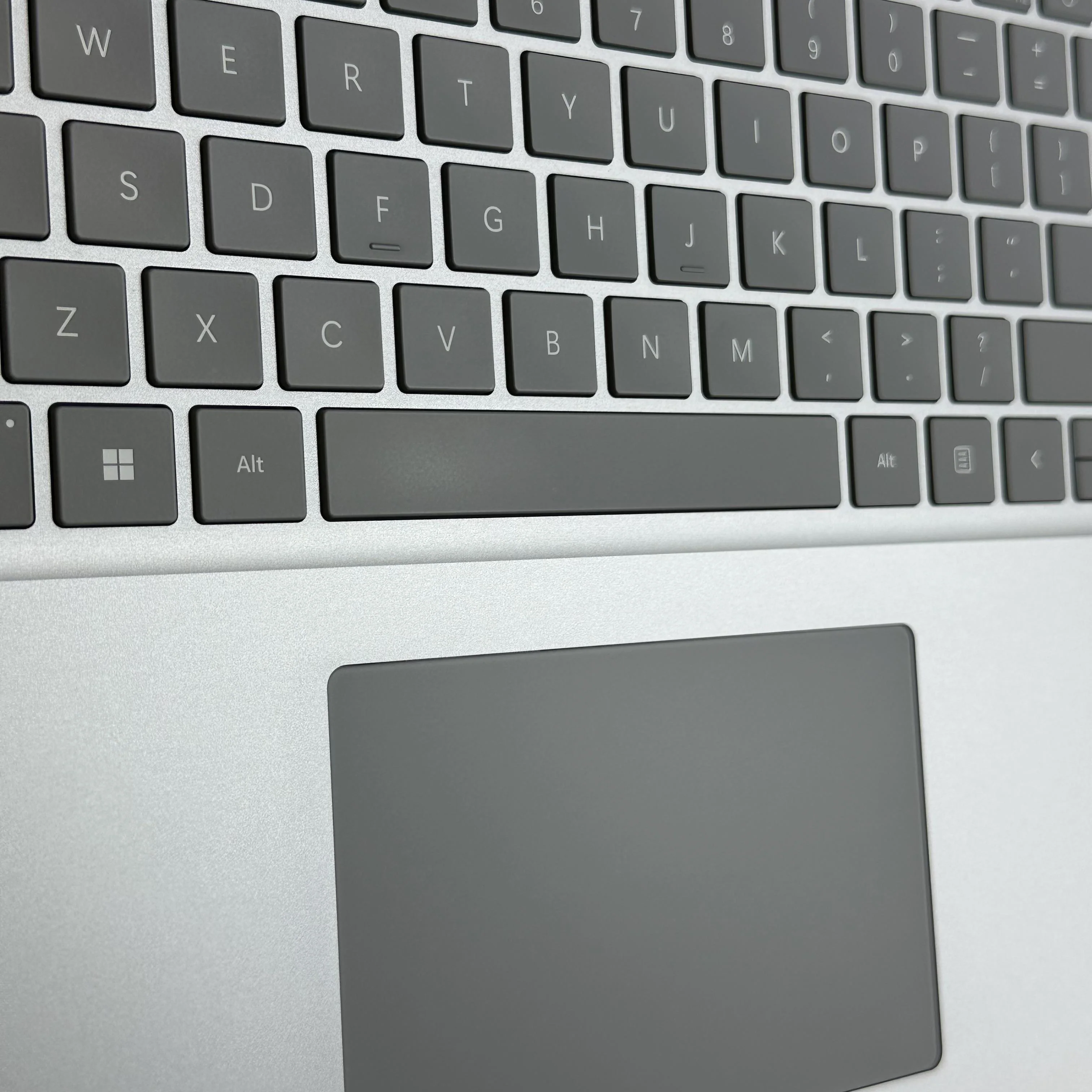 Microsoft Surface Laptop 5 15 Platinum 2.6 GHz Intel Core i7 12th Gen. 16GB RAM 512GB Solid State Drive - Image 5