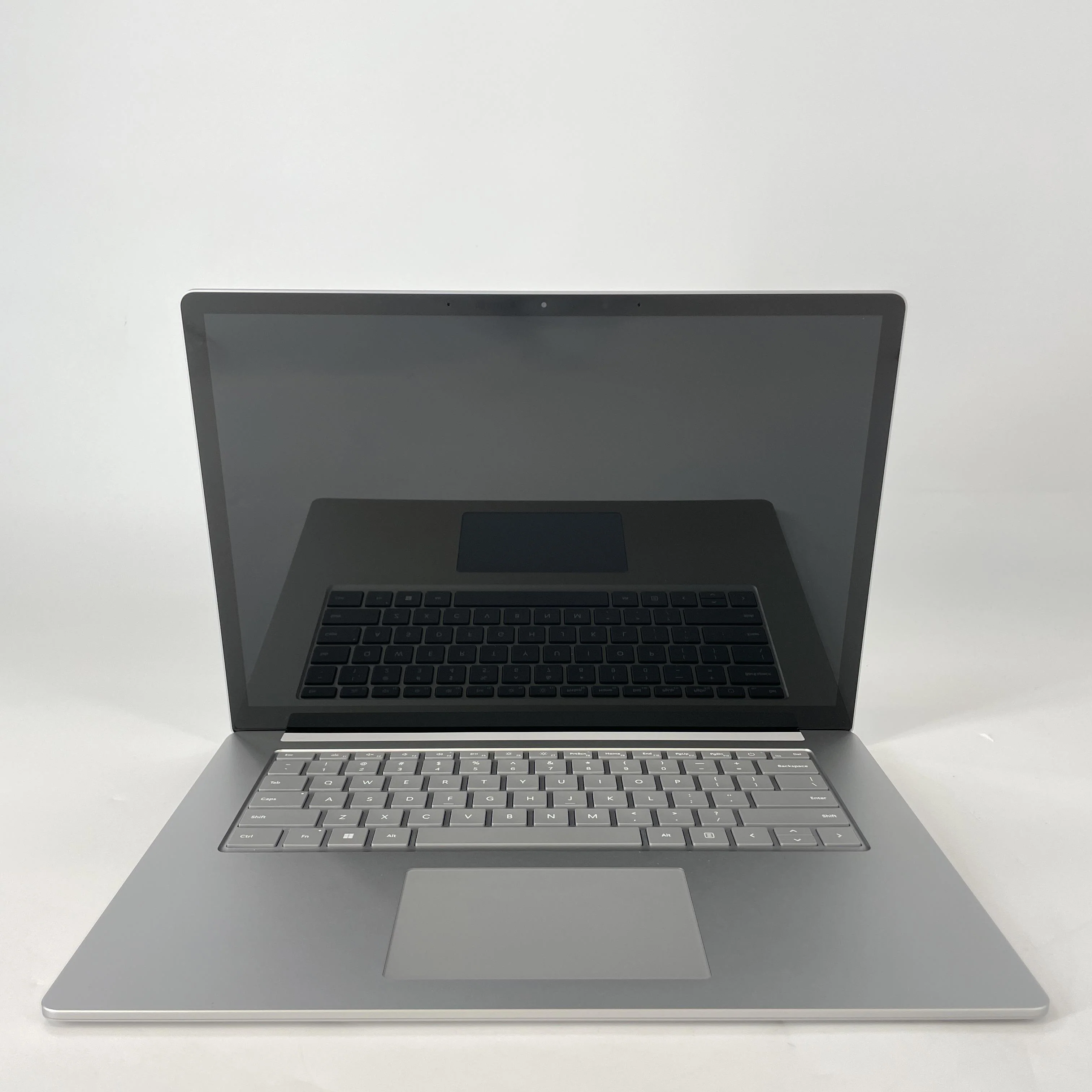 Microsoft Surface Laptop 5 15 Platinum 2.6 GHz Intel Core i7 12th Gen. 16GB RAM 512GB Solid State Drive