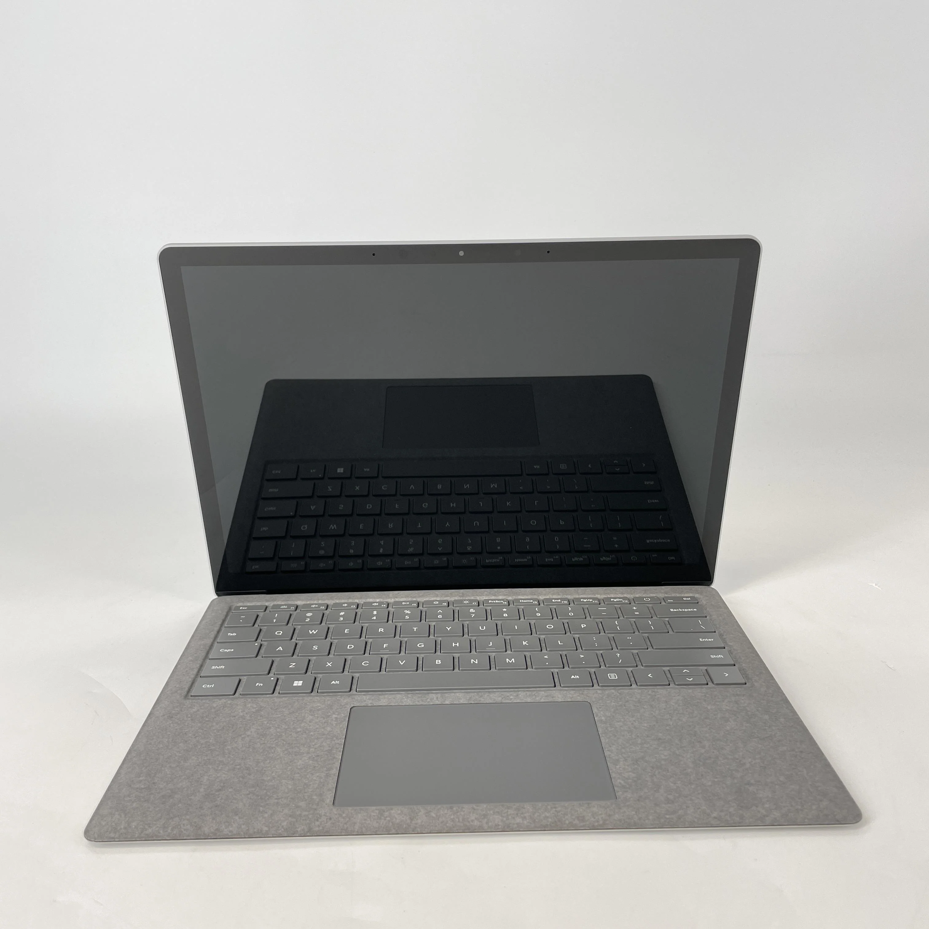 Microsoft Surface Laptop 5 15 Platinum 2.6 GHz Intel Core i7 12th Gen. 16GB RAM 512GB Solid State Drive