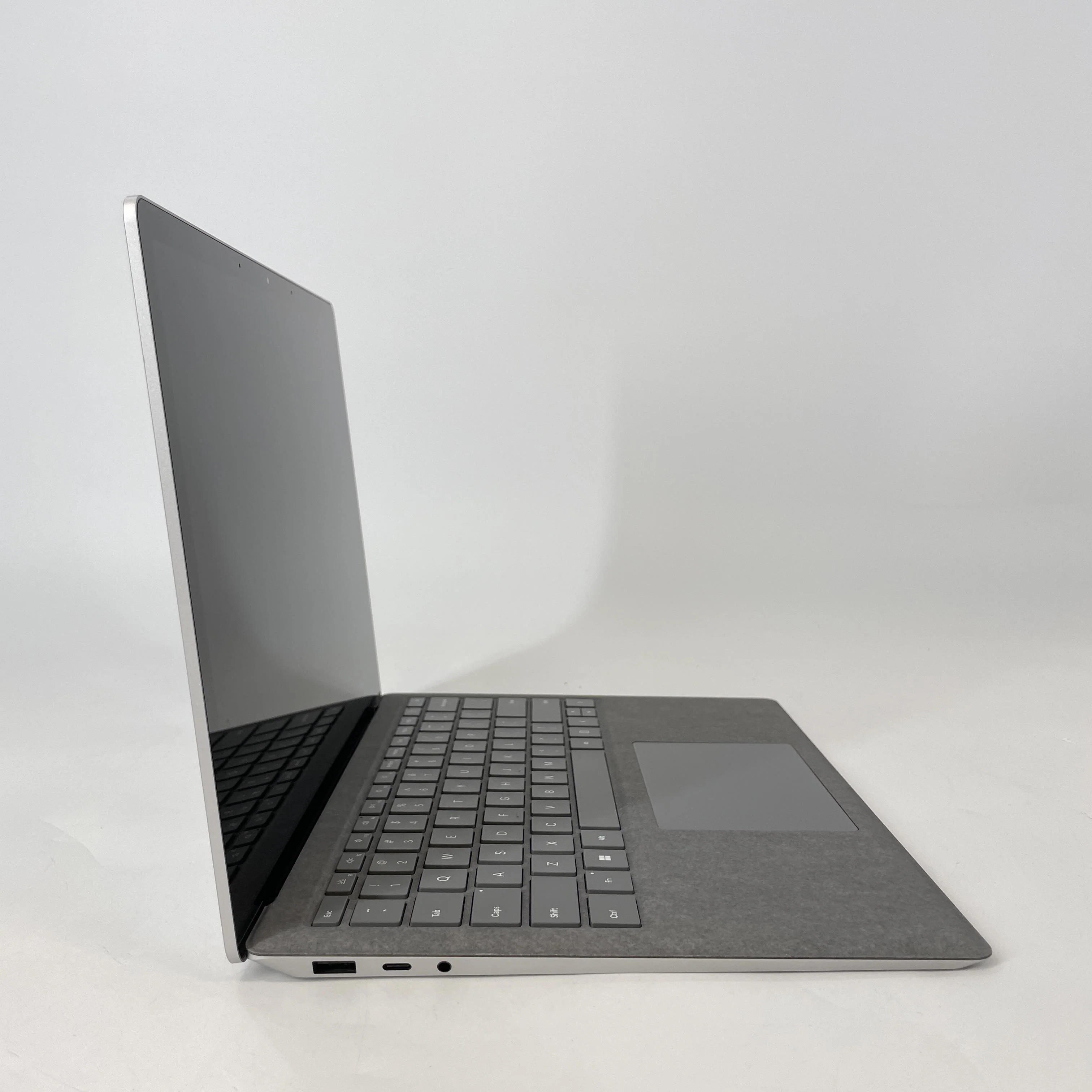 Microsoft Surface Laptop 5 15 Platinum 2.6 GHz Intel Core i7 12th Gen. 16GB RAM 512GB Solid State Drive - Image 3