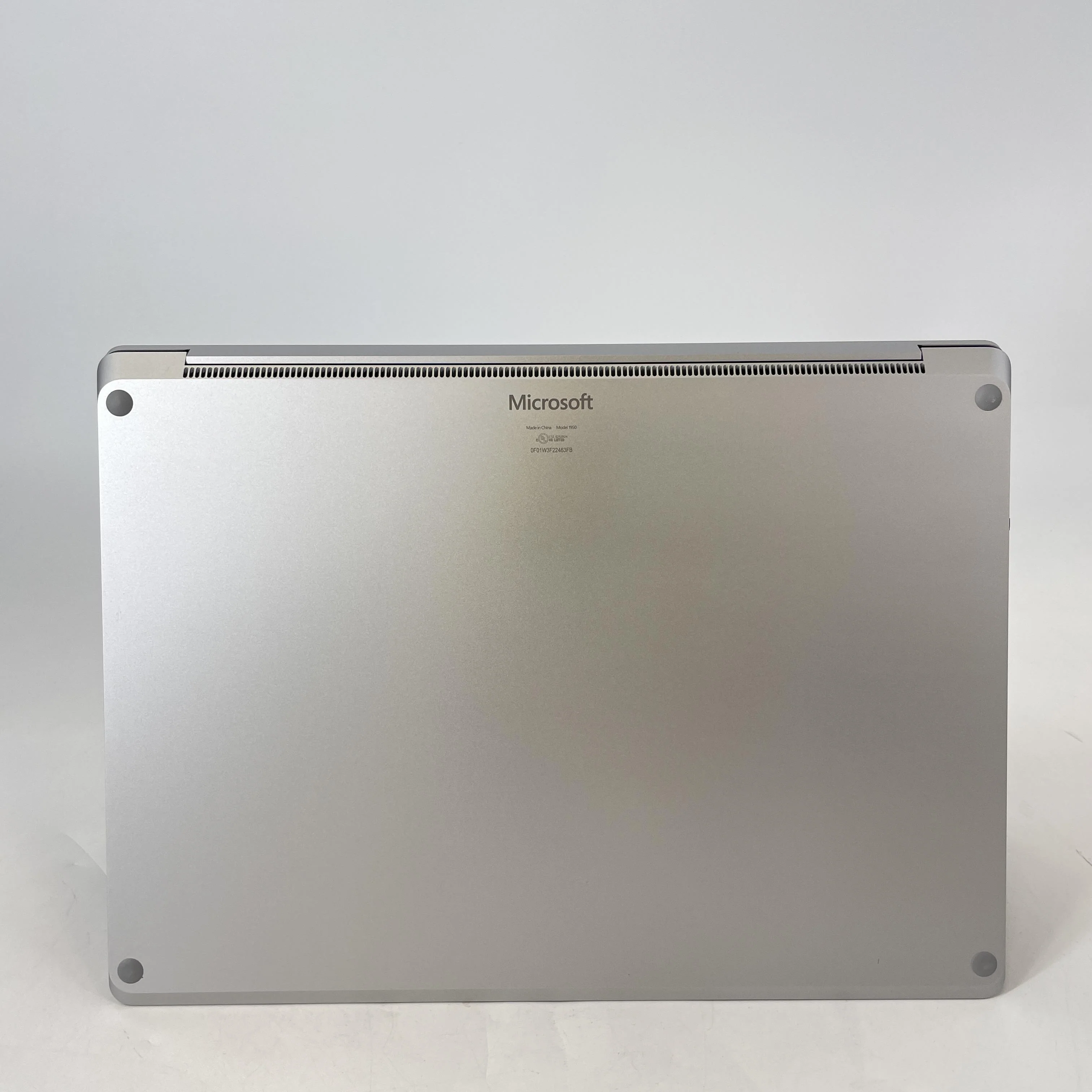 Microsoft Surface Laptop 5 15 Platinum 2.6 GHz Intel Core i7 12th Gen. 16GB RAM 512GB Solid State Drive - Image 6