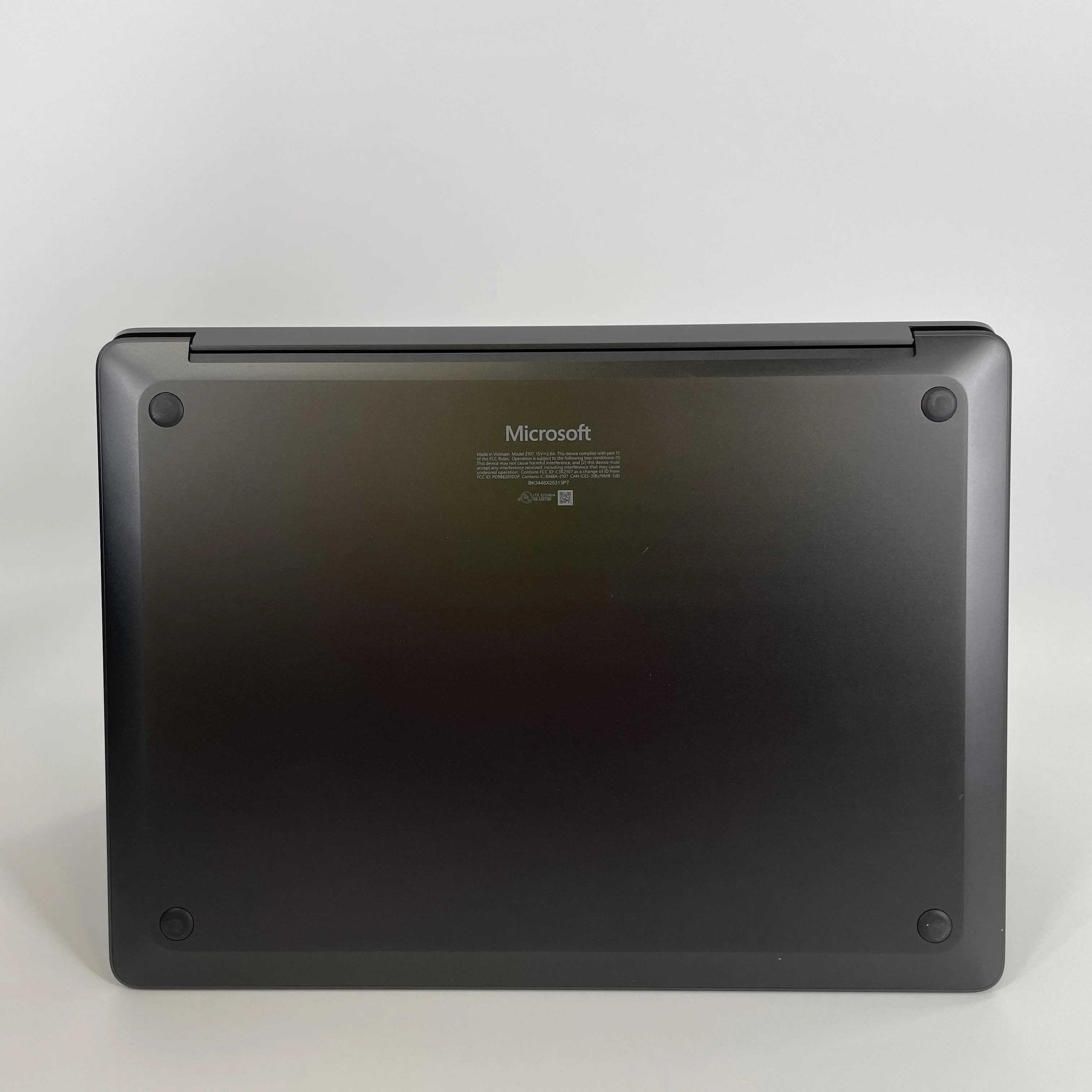 Microsoft Surface Laptop 7 13.8 Black 2.2 GHz Intel Core Ultra 7 Series 2 32GB RAM 1TB Solid State Drive - Image 7