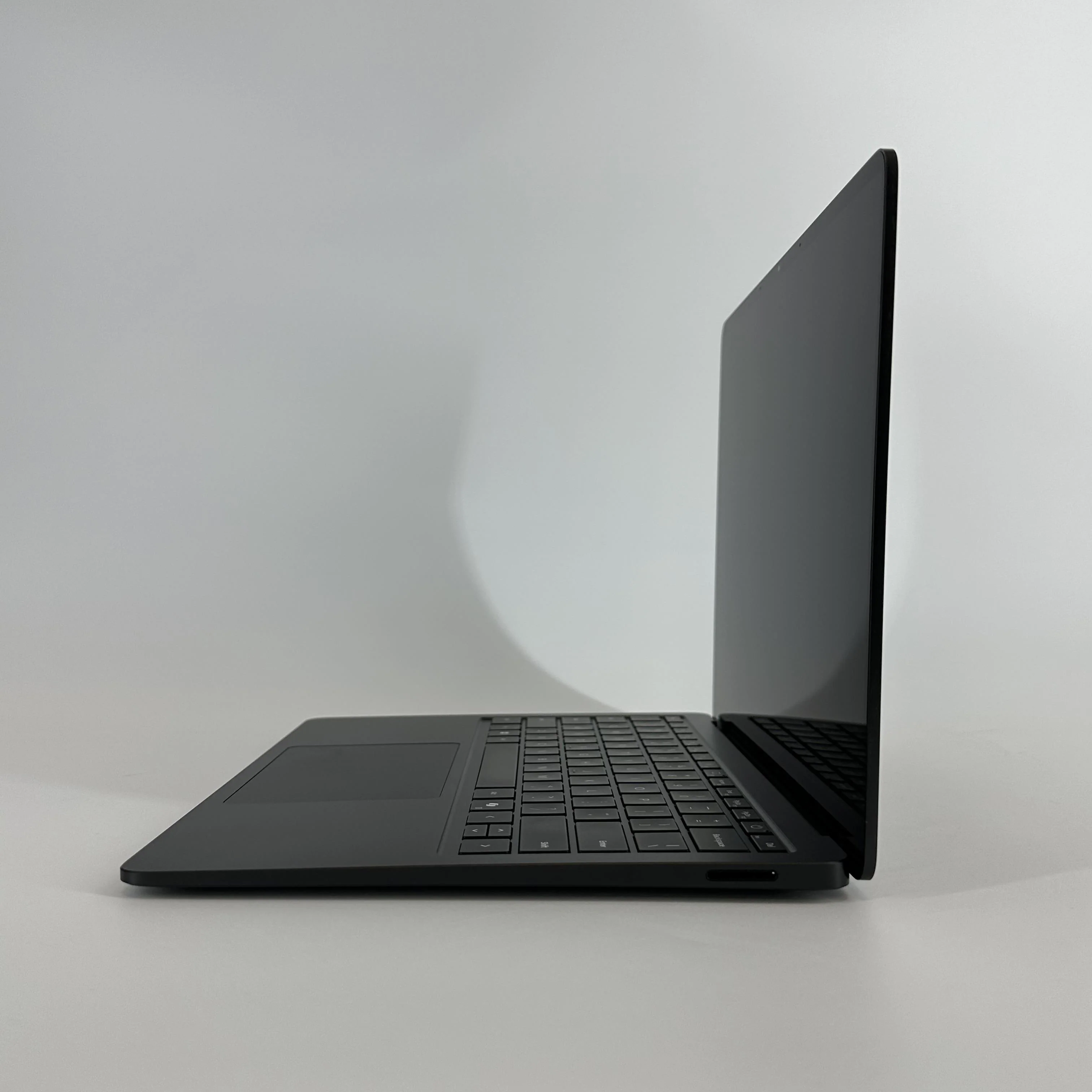 Microsoft Surface Laptop 7 13.8 Black WiFi 2.1 GHz Intel Core Ultra 5 Series 2 32GB RAM 512GB Solid State Drive - Image 4