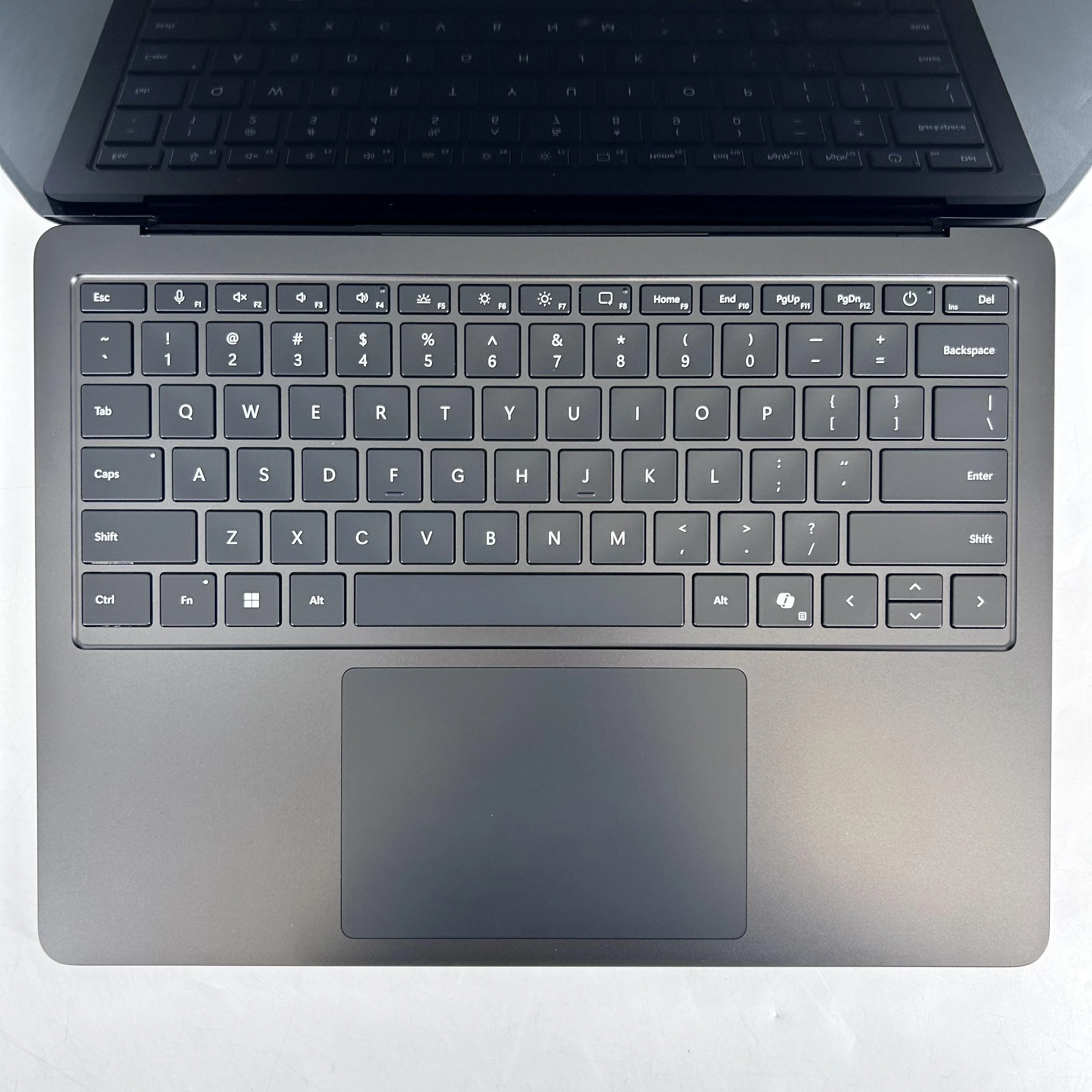 Microsoft Surface Laptop 7 13.8 Black WiFi 2.2 GHz Intel Core Ultra 7 Series 2 32GB RAM 1TB Solid State Drive - Image 2