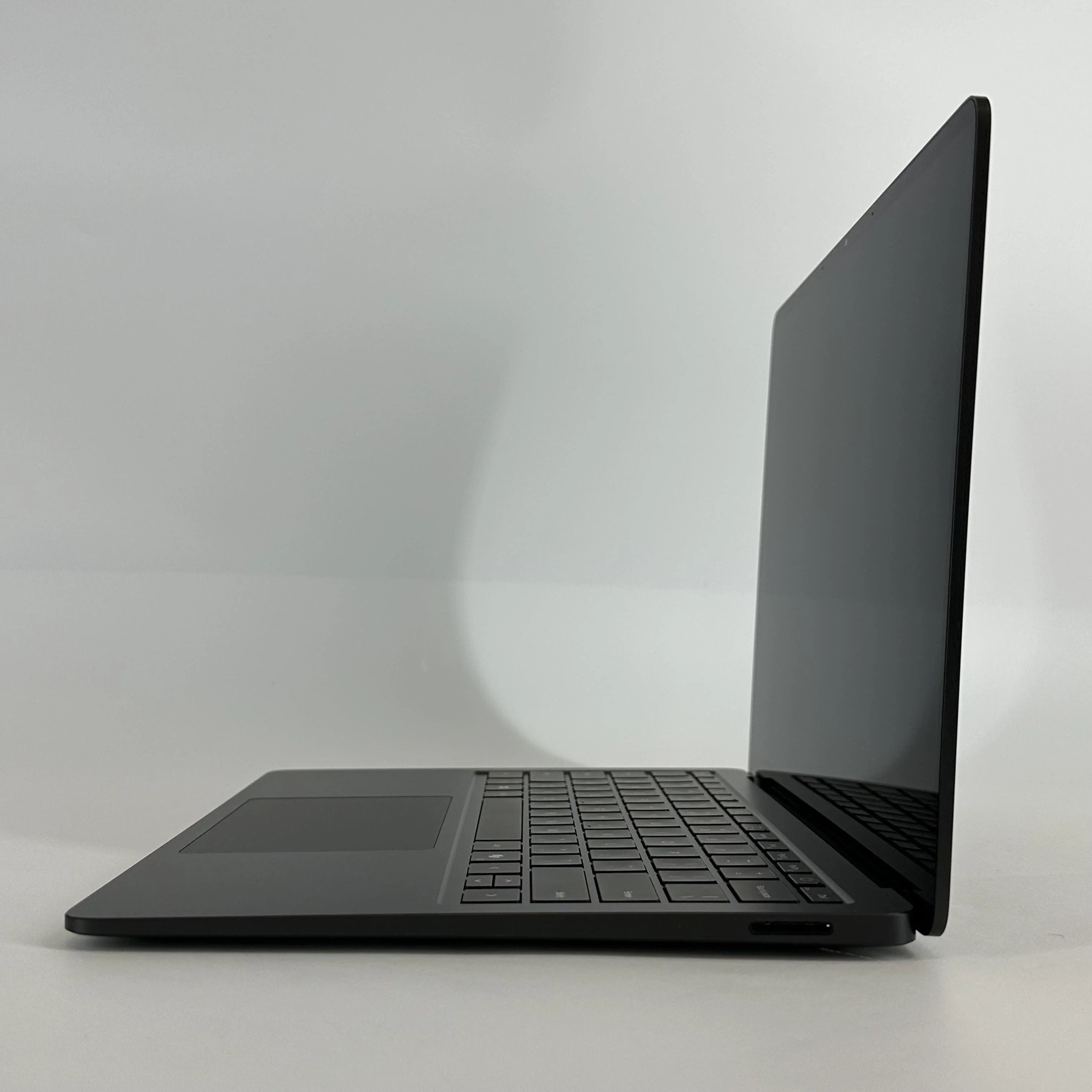 Microsoft Surface Laptop 7 13.8 Black WiFi 2.2 GHz Intel Core Ultra 7 Series 2 32GB RAM 1TB Solid State Drive - Image 4