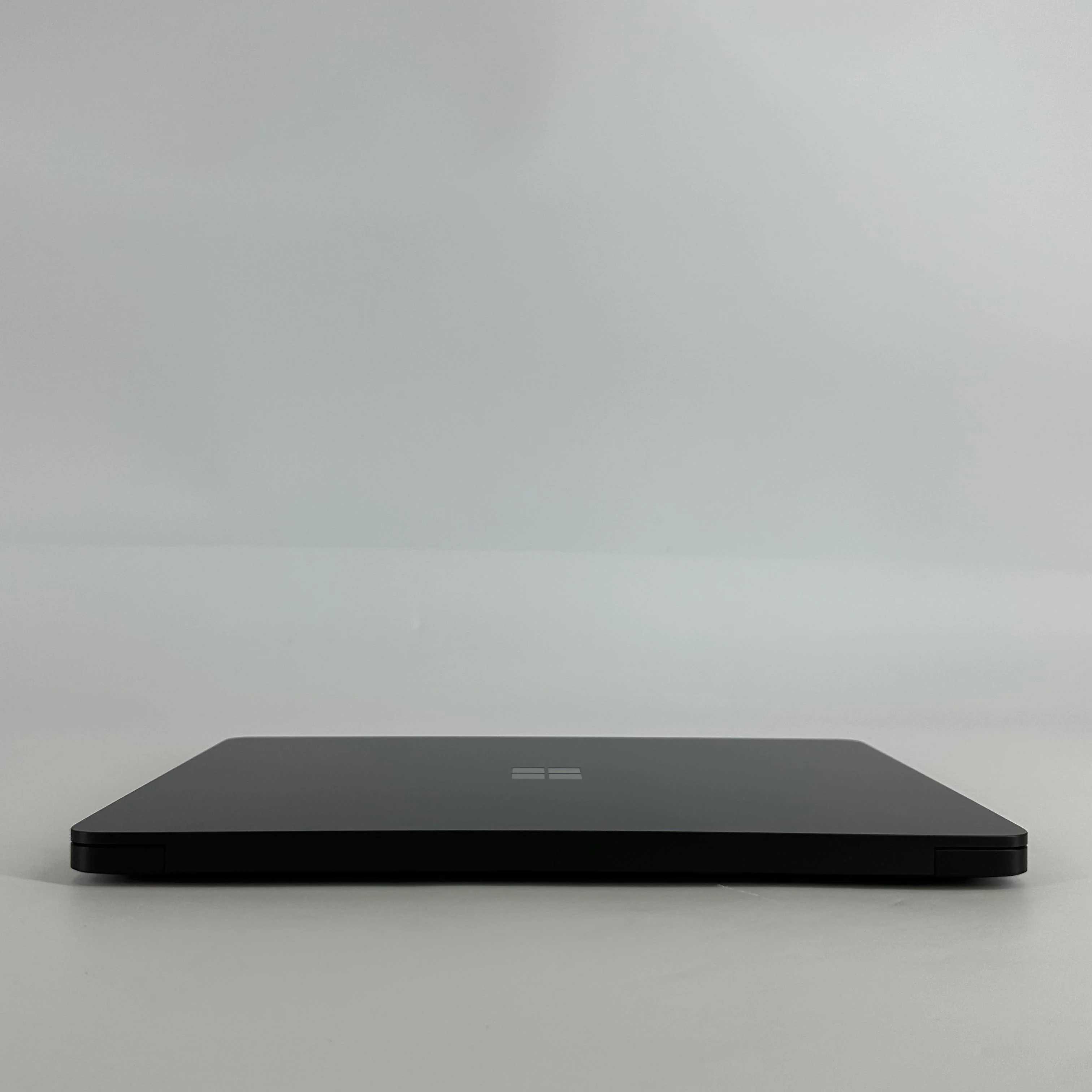 Microsoft Surface Laptop 7 13.8 Black WiFi 2.2 GHz Intel Core Ultra 7 Series 2 32GB RAM 1TB Solid State Drive - Image 7