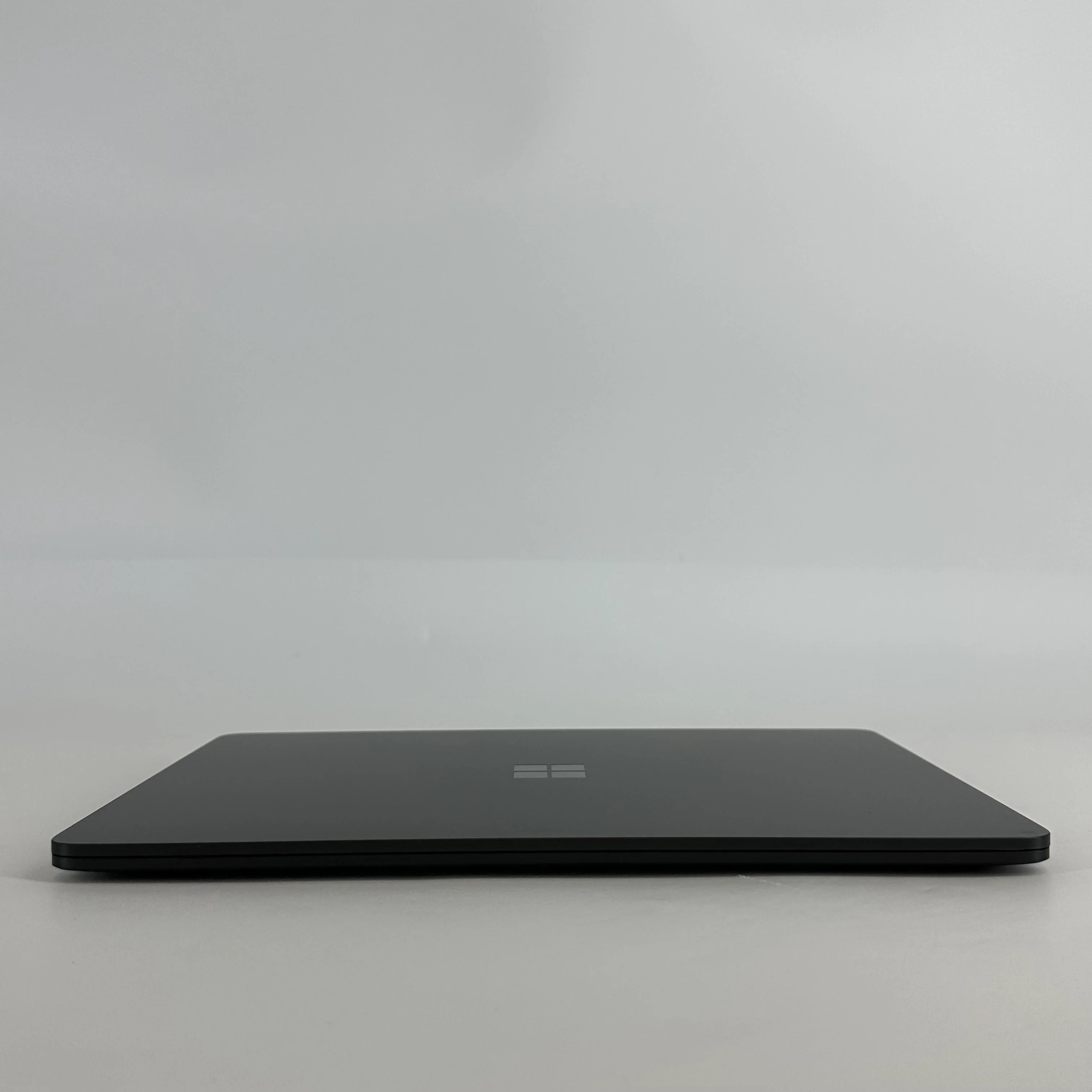 Microsoft Surface Laptop 7 13.8 Black WiFi 2.2 GHz Intel Core Ultra 7 Series 2 32GB RAM 1TB Solid State Drive - Image 8