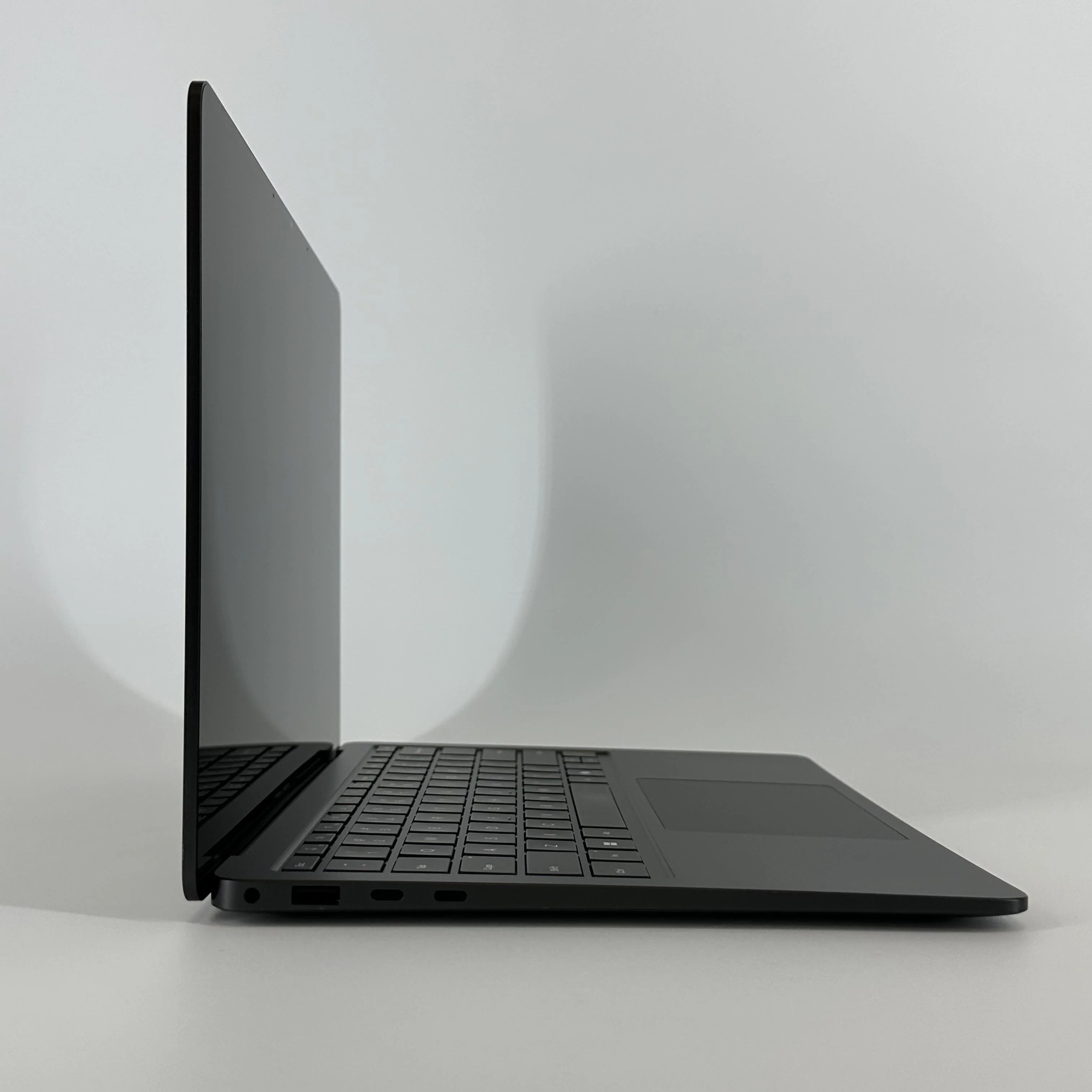 Microsoft Surface Laptop 7 13.8 Black WiFi 3.4 GHz Qualcomm Snapdragon X Plus 16GB RAM 512GB Solid State Drive - Image 3