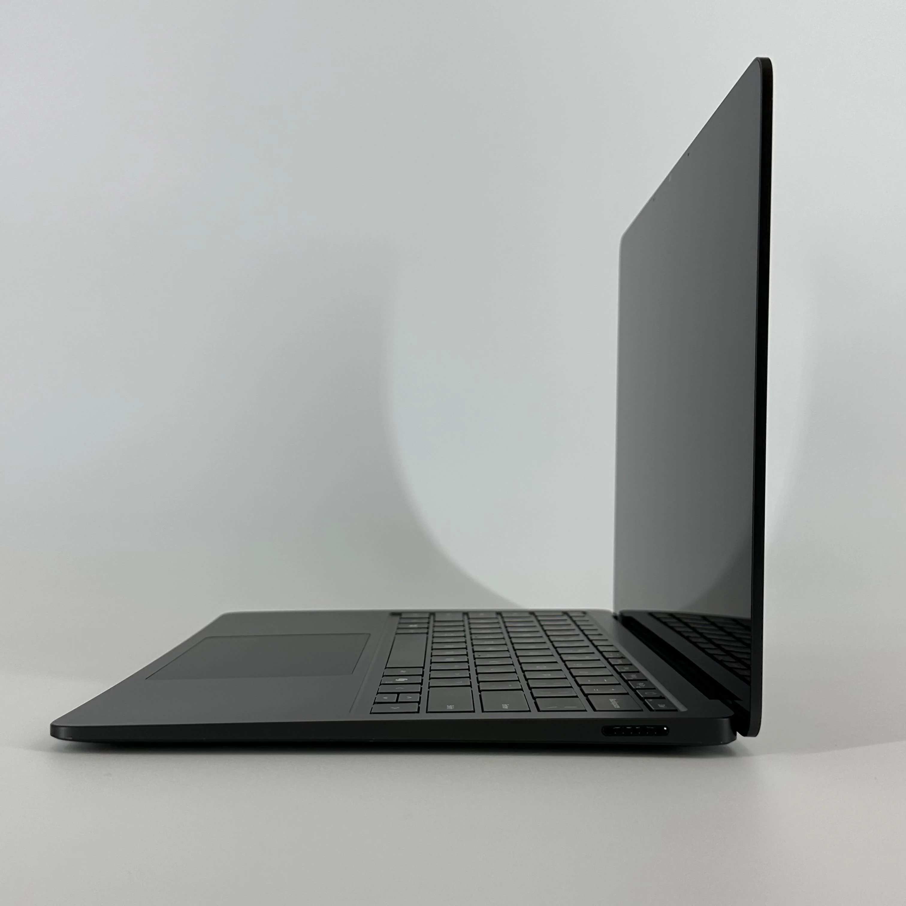Microsoft Surface Laptop 7 13.8 Black WiFi 3.4 GHz Qualcomm Snapdragon X Plus 16GB RAM 512GB Solid State Drive - Image 4