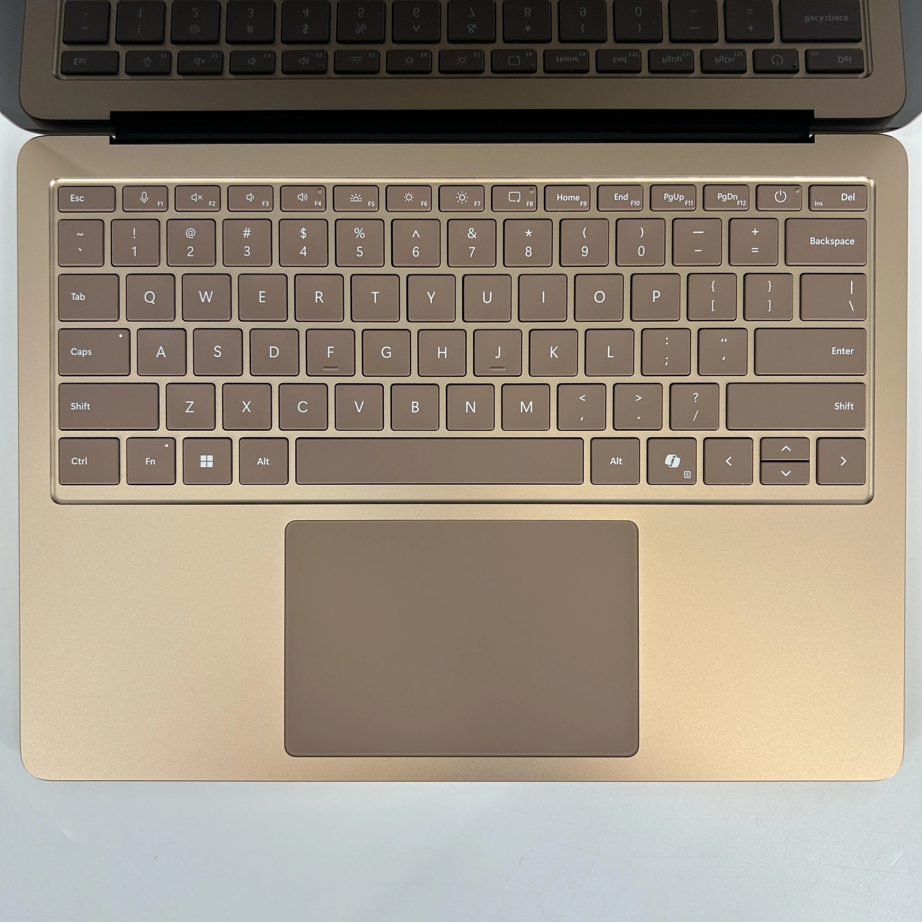 Microsoft Surface Laptop 7 13.8 Gold 3.4 GHz Qualcomm Snapdragon X Elite 16GB RAM 512GB Solid State Drive - Image 2