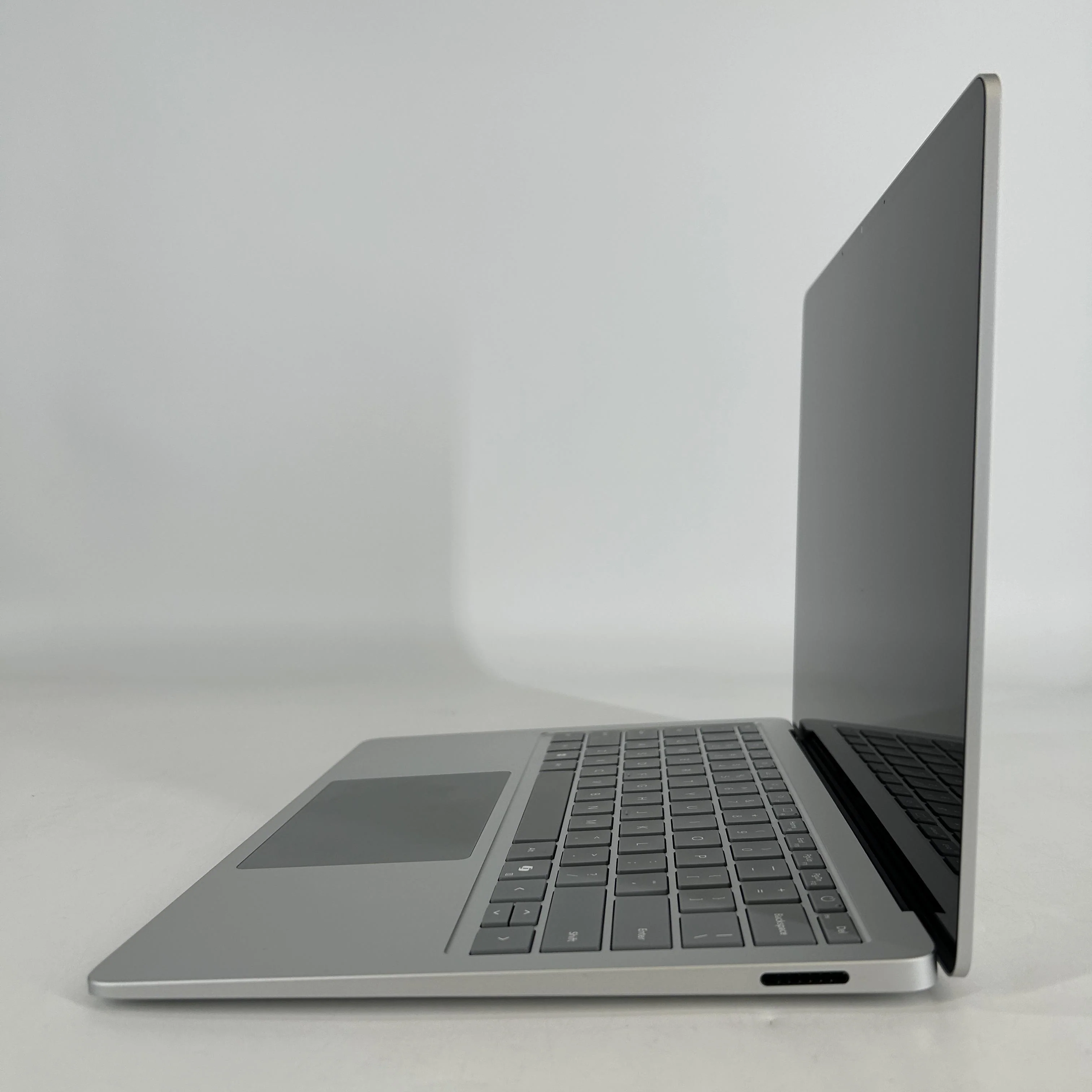 Microsoft Surface Laptop 7 13.8 Platinum 3.4 GHz Qualcomm Snapdragon X Elite 16GB RAM 1TB Solid State Drive - Image 6