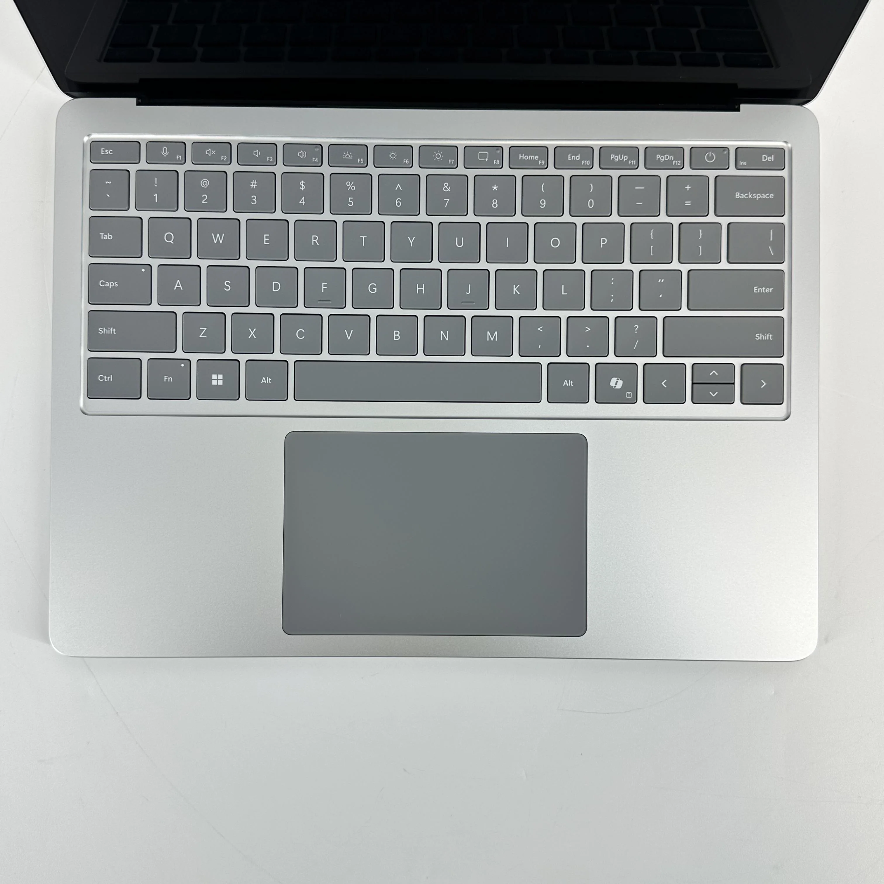 Microsoft Surface Laptop 7 13.8 Platinum WiFi 2.2 GHz Intel Core Ultra 7 Series 2 32GB RAM 512GB Solid State Drive - Image 2