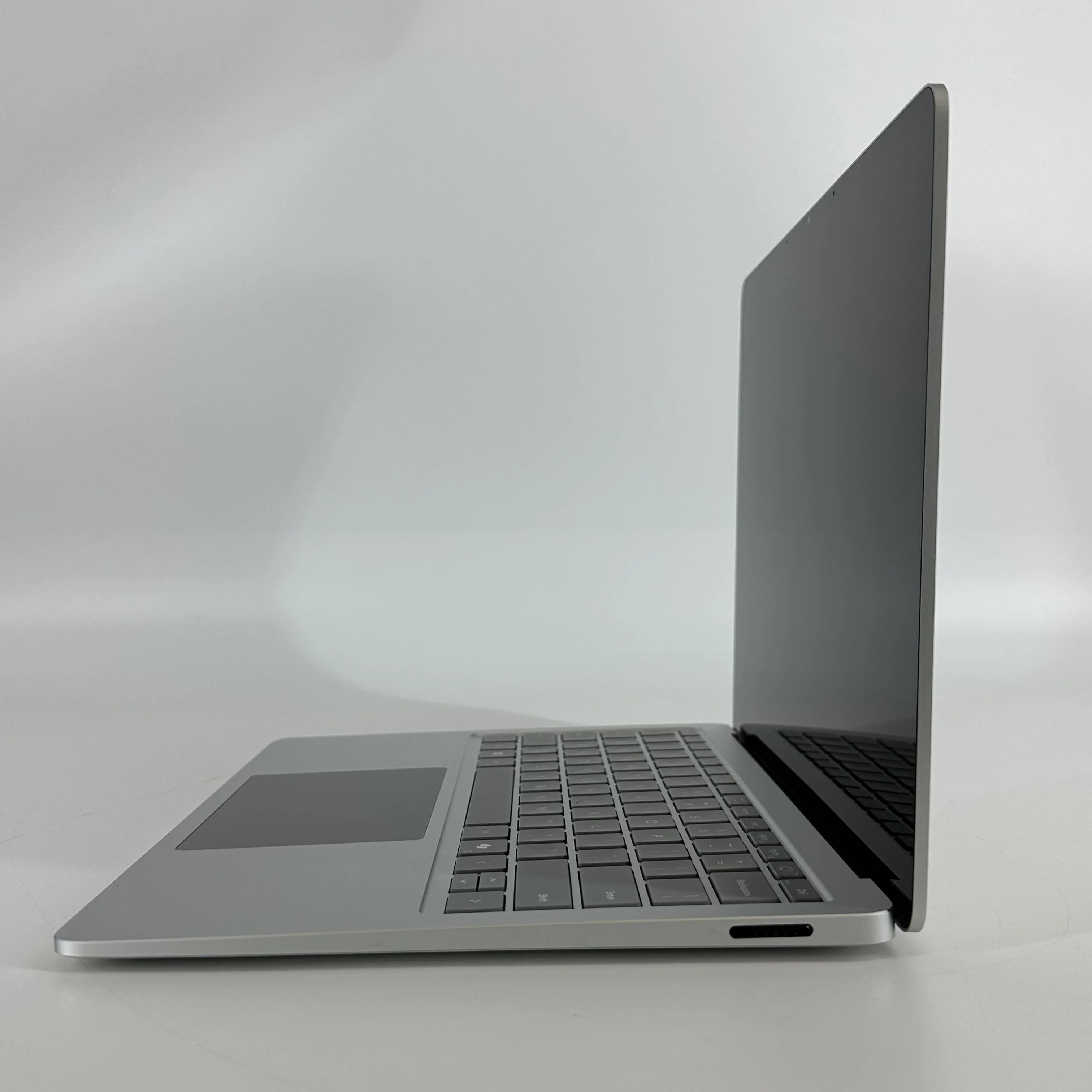 Microsoft Surface Laptop 7 13.8 Platinum WiFi 3.4 GHz Qualcomm Snapdragon X Plus 16GB RAM 256GB Solid State Drive - Image 4