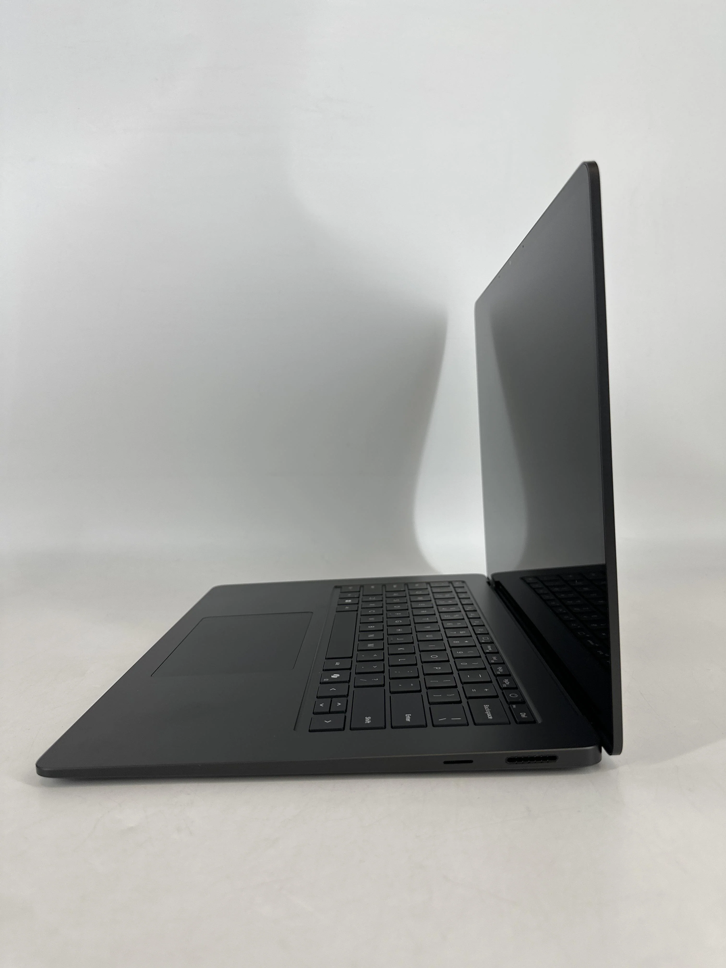 Microsoft Surface Laptop 7 15 Black 3.4 GHz Qualcomm Snapdragon X Elite 32GB RAM 1TB Solid State Drive - Image 4