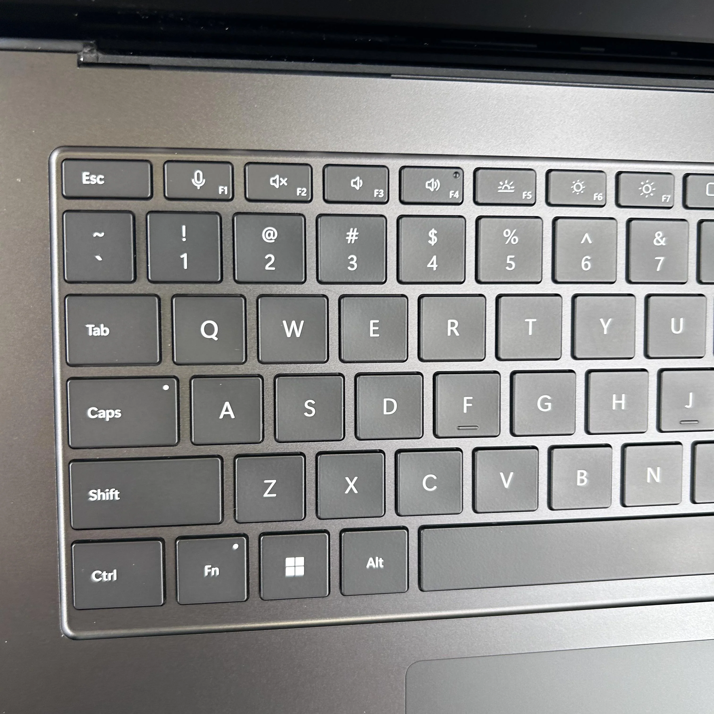 Microsoft Surface Laptop 7 15 Black WiFi 2.2 GHz Intel Core Ultra 7 Series 2 16GB RAM 256GB Solid State Drive - Image 11