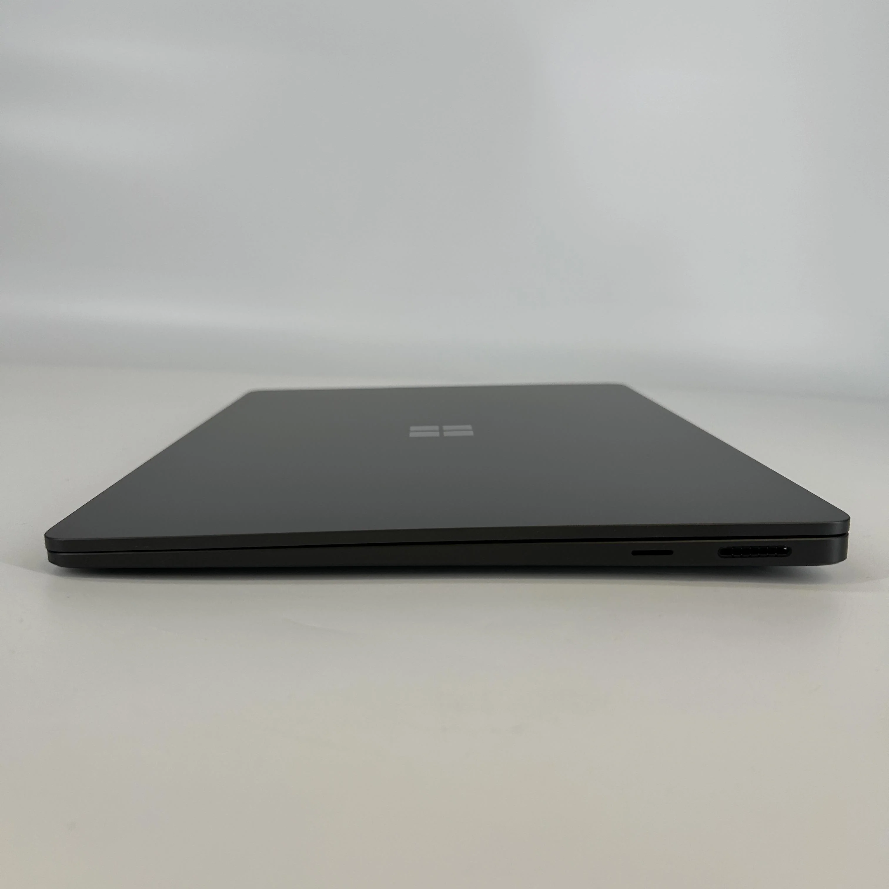 Microsoft Surface Laptop 7 15 Black WiFi 2.2 GHz Intel Core Ultra 7 Series 2 32GB RAM 1TB Solid State Drive - Image 7