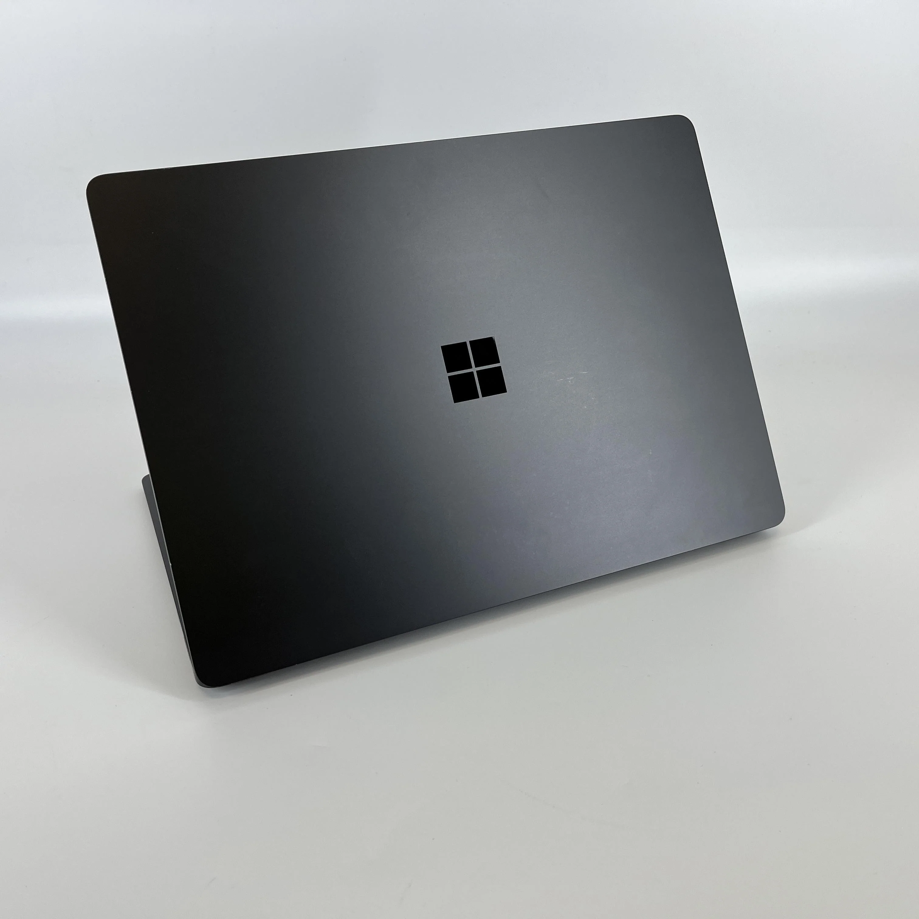 Microsoft Surface Laptop 7 15 Black WiFi 2.2 GHz Qualcomm Snapdragon X Elite 16GB RAM 256GB Solid State Drive - Image 5