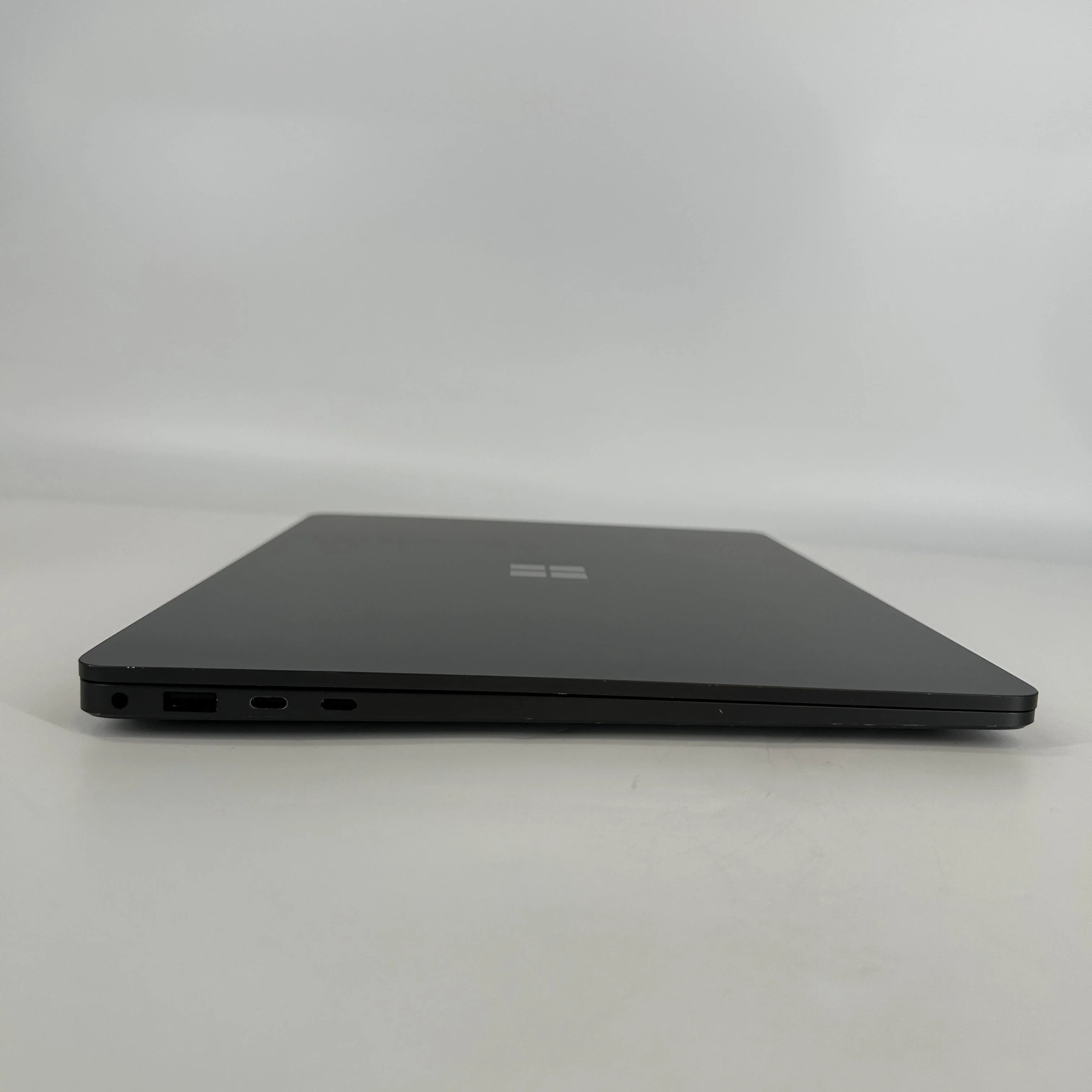 Microsoft Surface Laptop 7 15 Black WiFi 3.4 GHz Qualcomm Snapdragon X Elite 32GB RAM 1TB Solid State Drive - Image 11