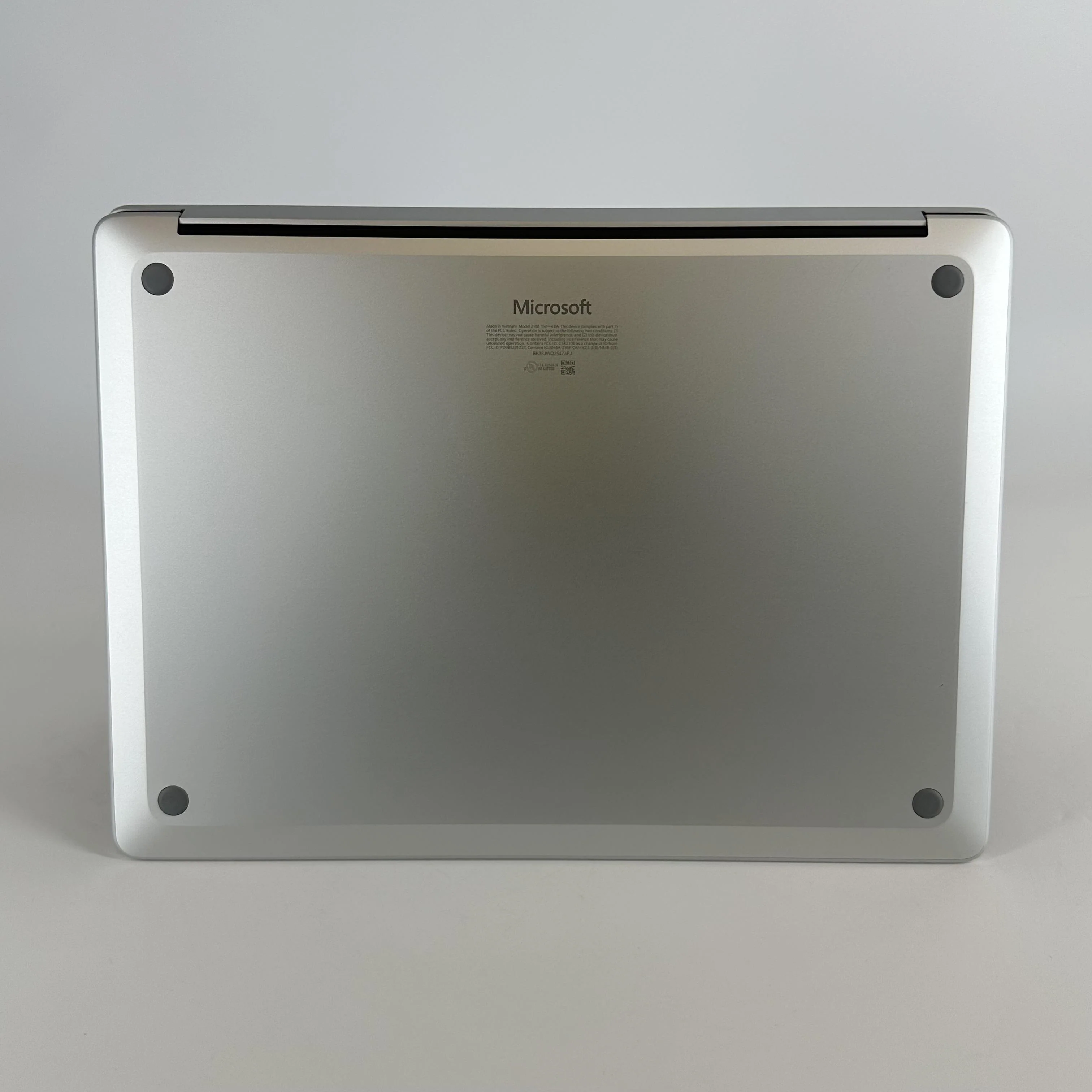 Microsoft Surface Laptop 7 15 Platinum WiFi 2.1 GHz Intel Core Ultra 5 Series 2 16GB RAM 256GB Solid State Drive - Image 7