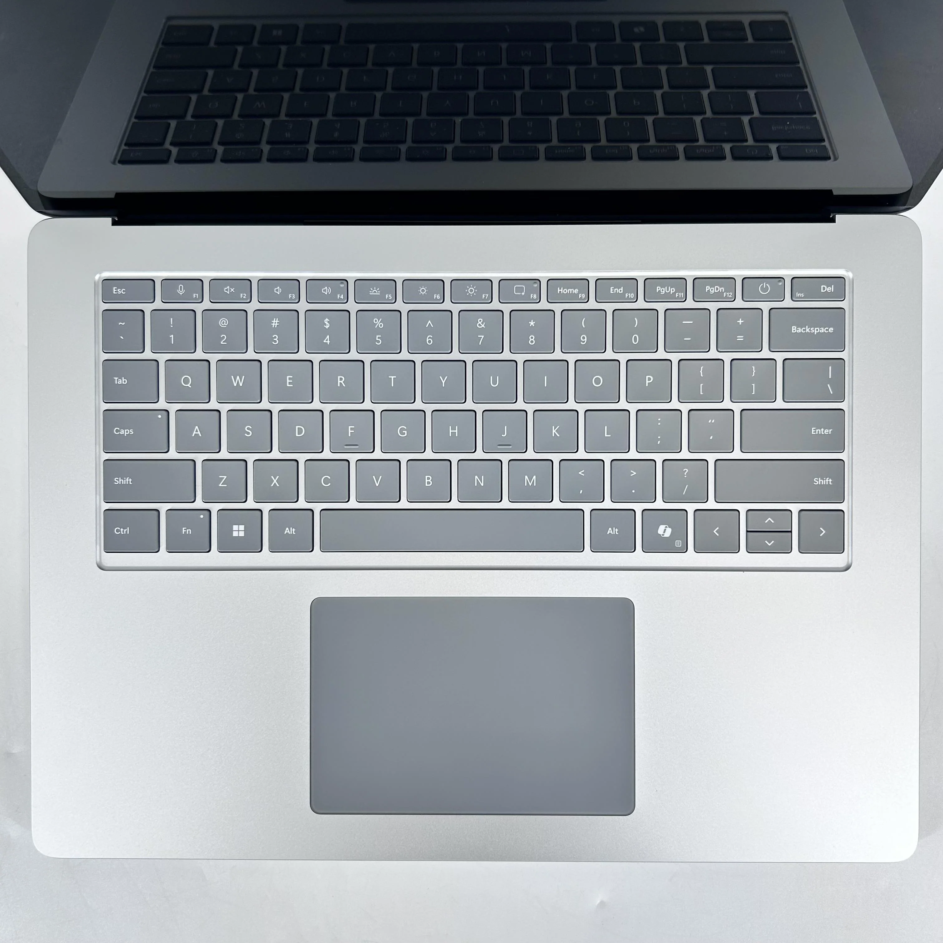Microsoft Surface Laptop 7 15 Platinum WiFi 2.2 GHz Intel Core Ultra 7 Series 2 32GB RAM 512GB Solid State Drive - Image 2