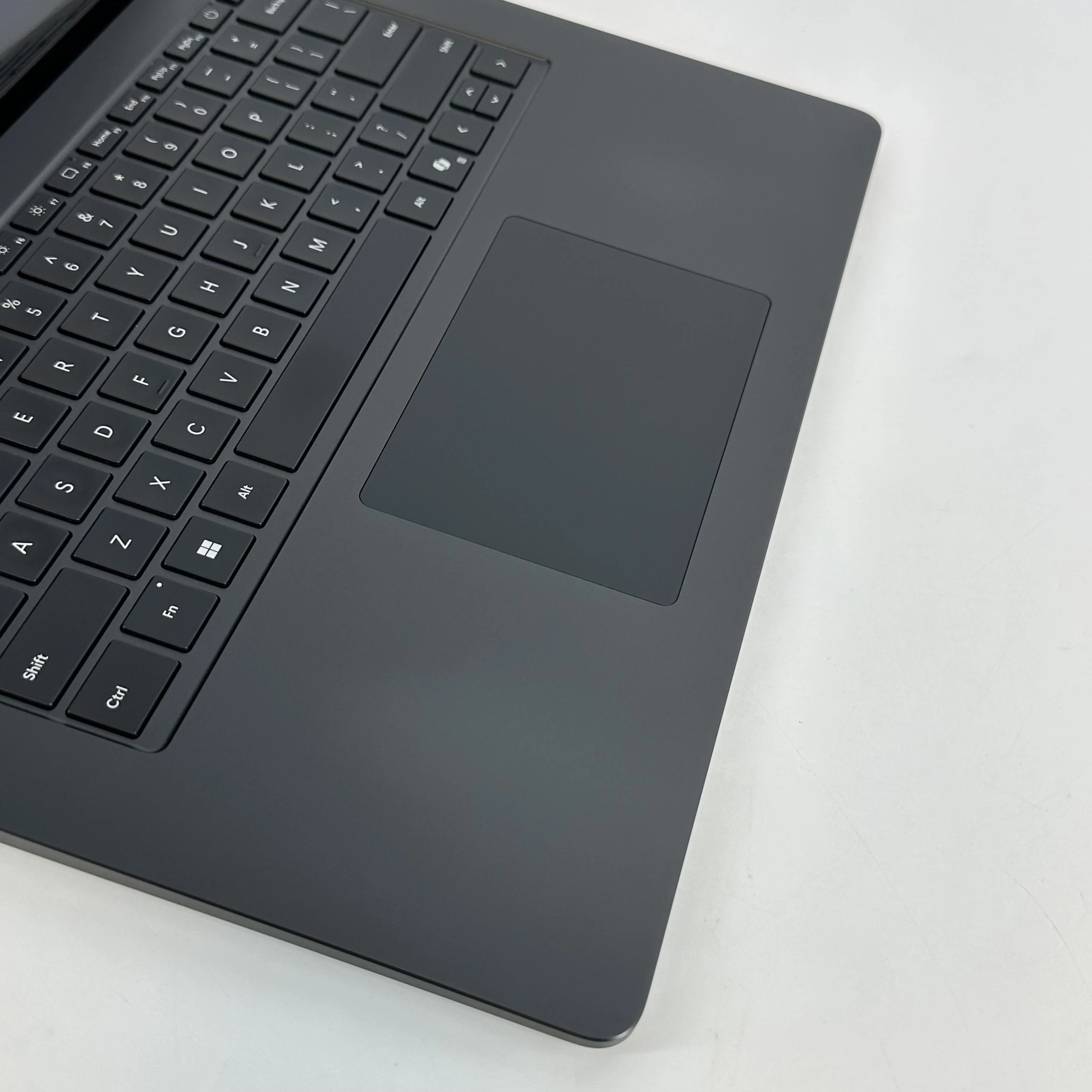 Microsoft Surface Laptop 7 15 Platinum WiFi 3.4 GHz Qualcomm Snapdragon X Elite 16GB RAM 512GB Solid State Drive - Image 4
