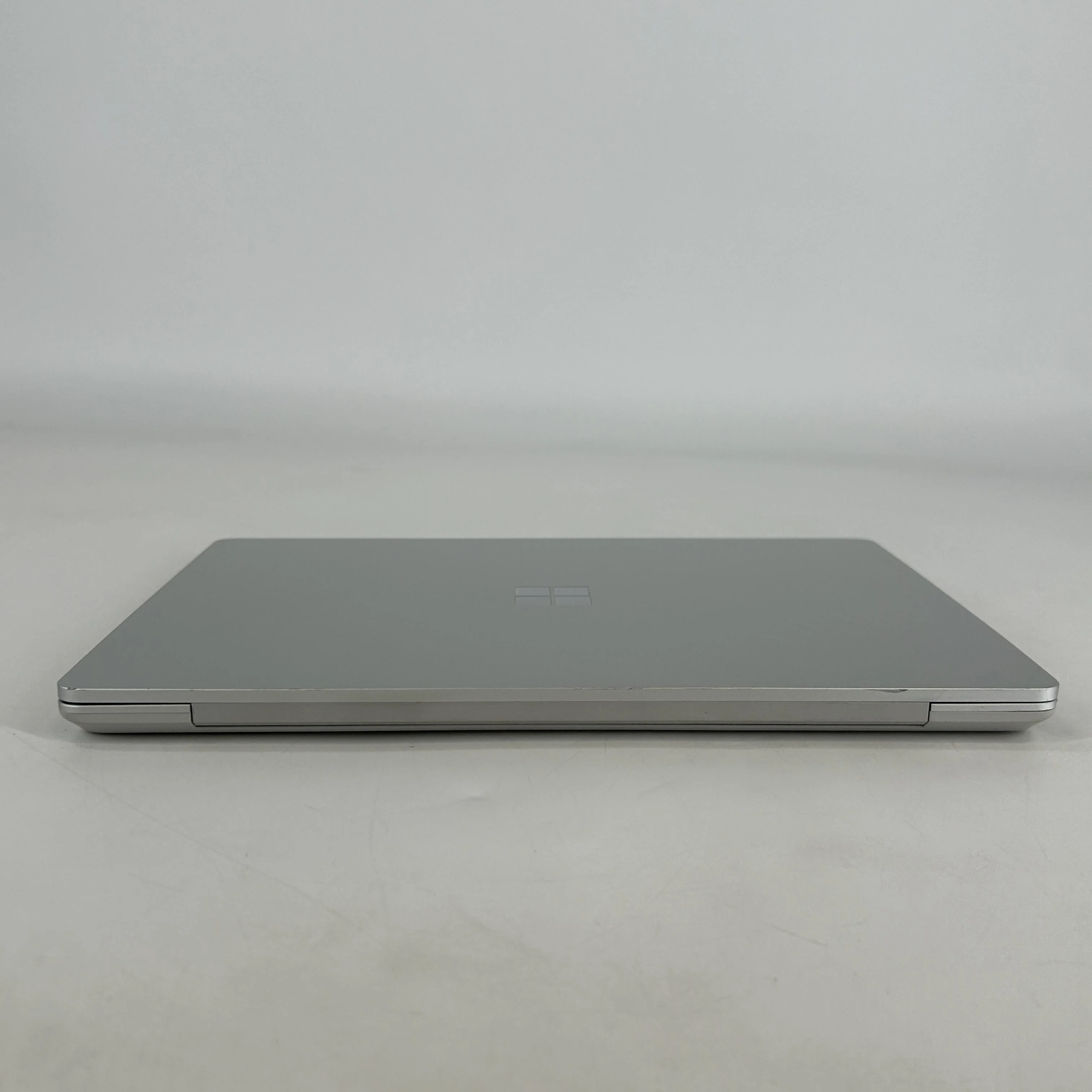 Microsoft Surface Laptop Go (1st Gen) 12.4 Silver 1.0 GHz Intel Core i5 10th Gen. 16GB RAM 256GB Solid State Drive - Image 4