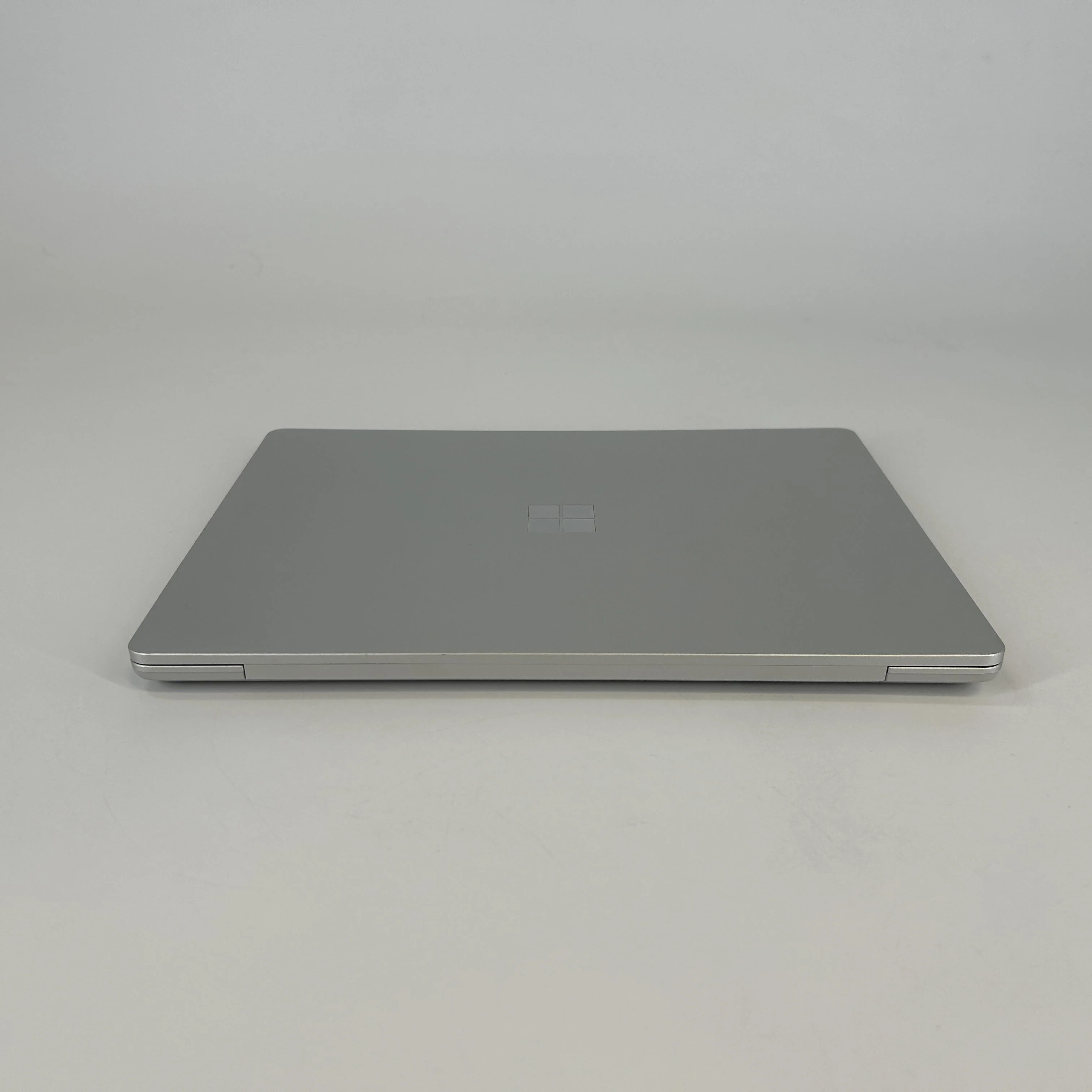 Microsoft Surface Laptop Go 2 12.4 Silver 2.4 GHz Intel Core i5 11th Gen. 16GB RAM 256GB Solid State Drive - Image 9
