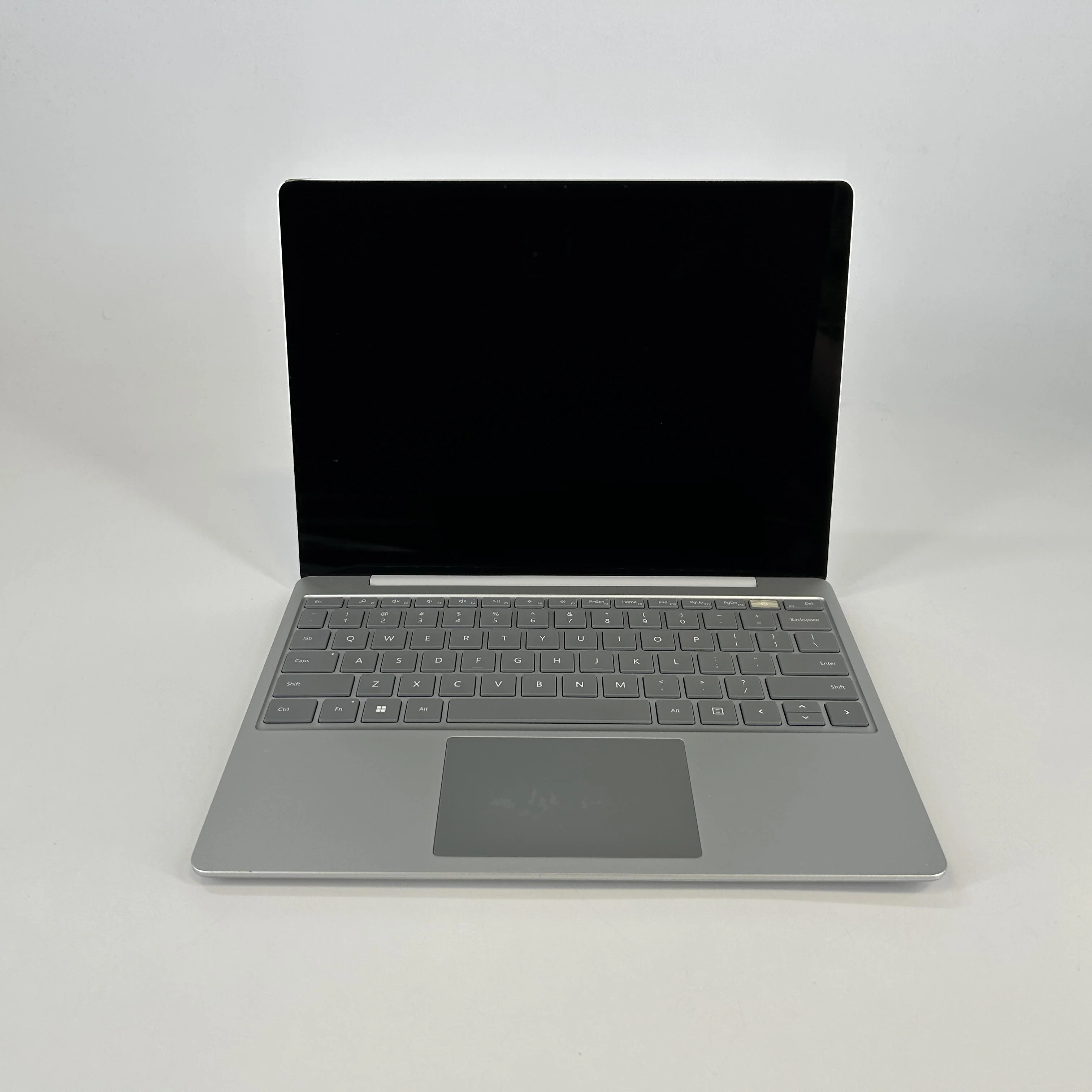 Microsoft Surface Laptop Go 2 12.4 Silver 2.4 GHz Intel Core i5 11th Gen. 16GB RAM 256GB Solid State Drive