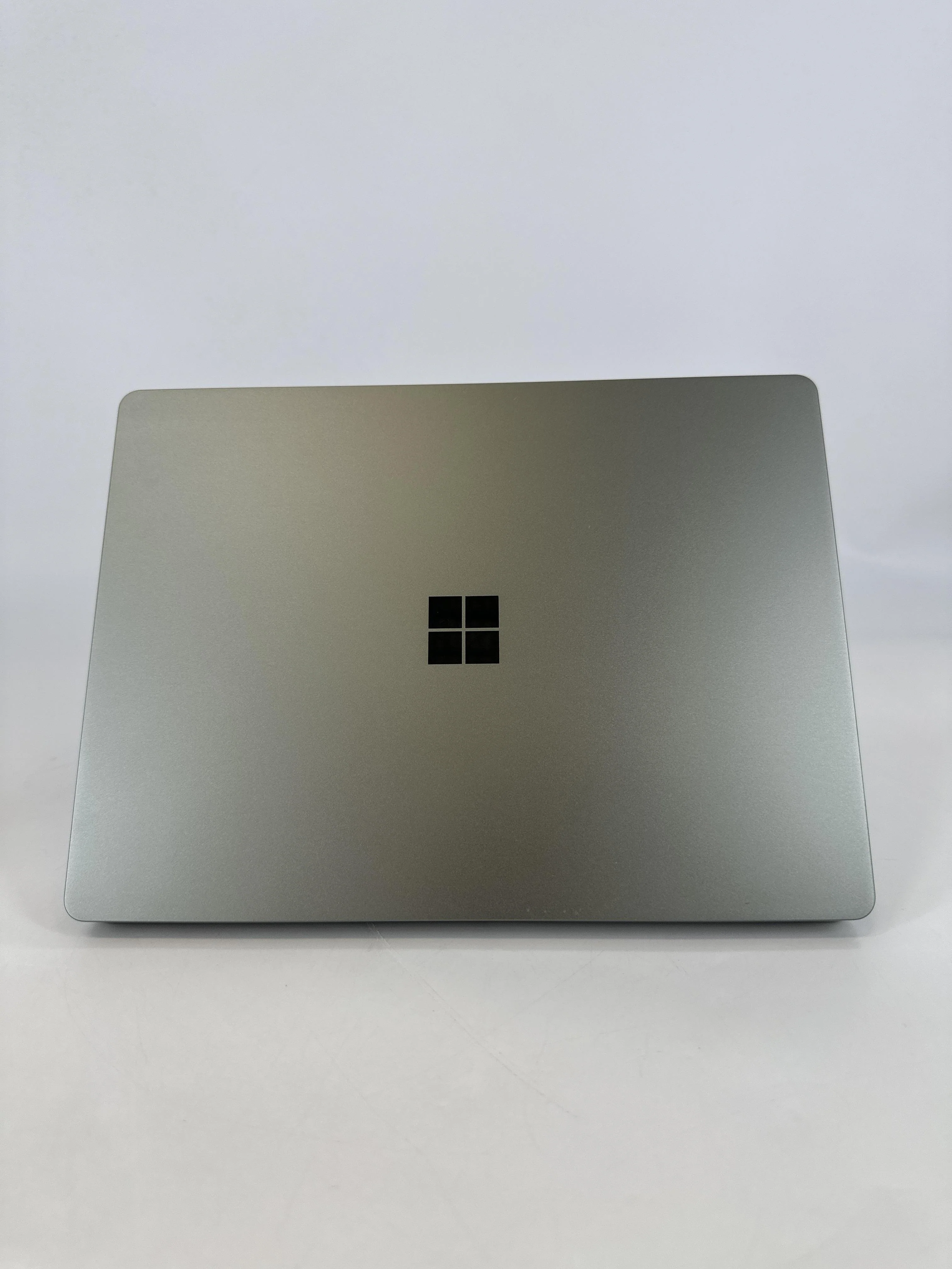 Microsoft Surface Laptop Go 2 12.4 Silver 2.4 GHz Intel Core i5 11th Gen. 8GB RAM 128GB Solid State Drive - Image 5