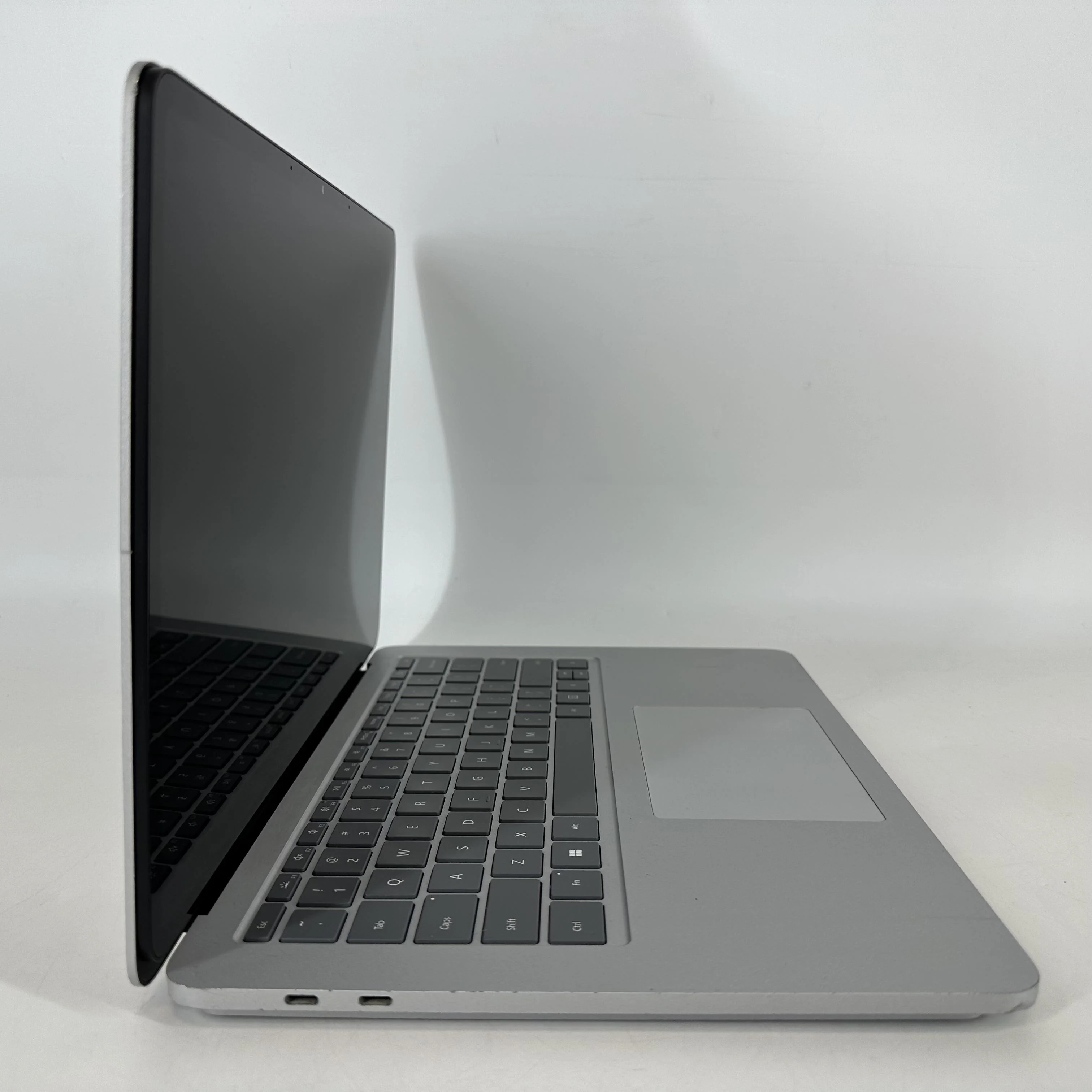 Microsoft Surface Laptop Studio 14.4 Silver 3.1 GHz Intel Core i5 11th Gen. 16GB RAM 256GB Solid State Drive - Image 5