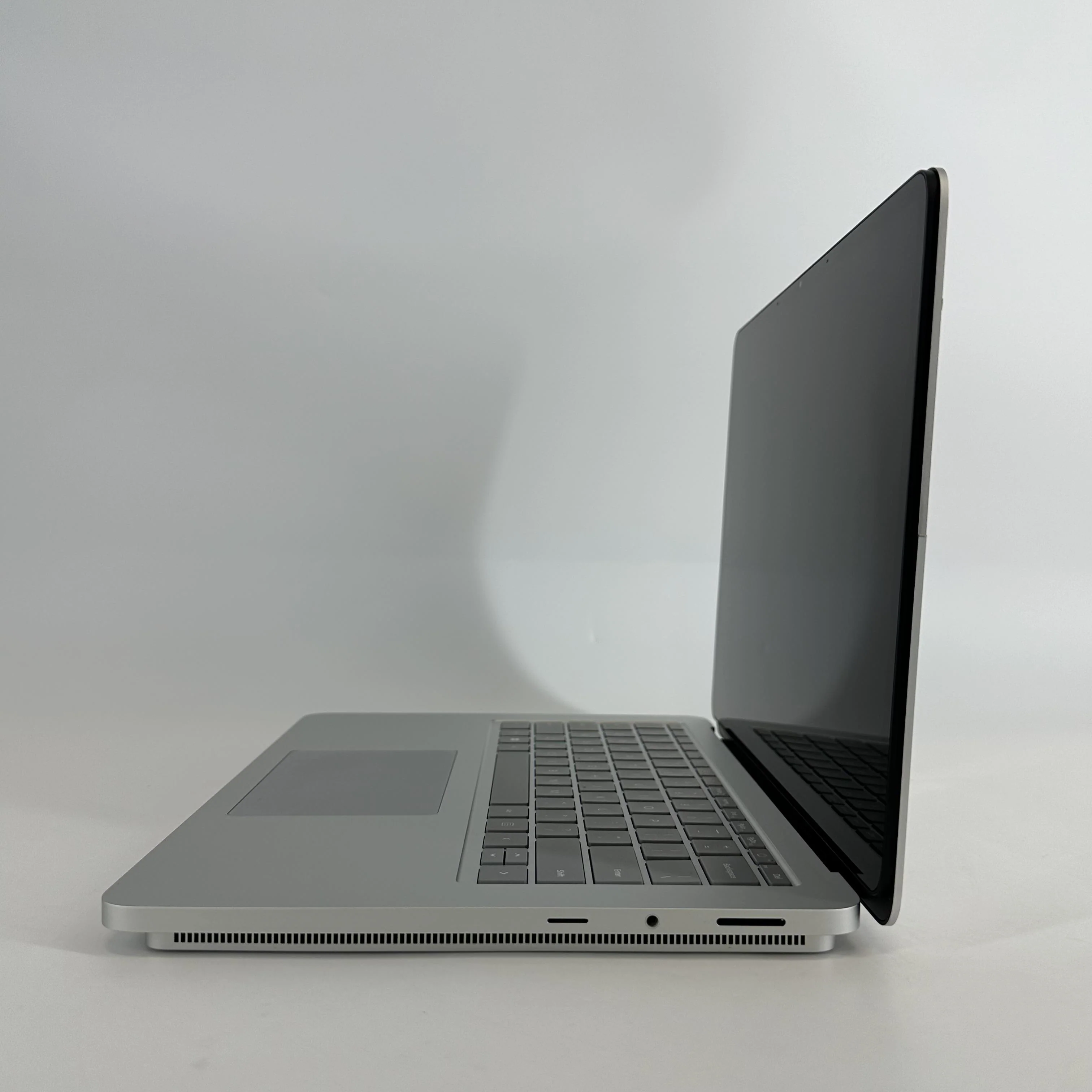 Microsoft Surface Laptop Studio 2 14.4 Silver 2.9 GHz Intel Core i7 13th Gen. 16GB RAM 512GB Solid State Drive NVIDIA GeForce RTX 4050 6 GB - Image 3