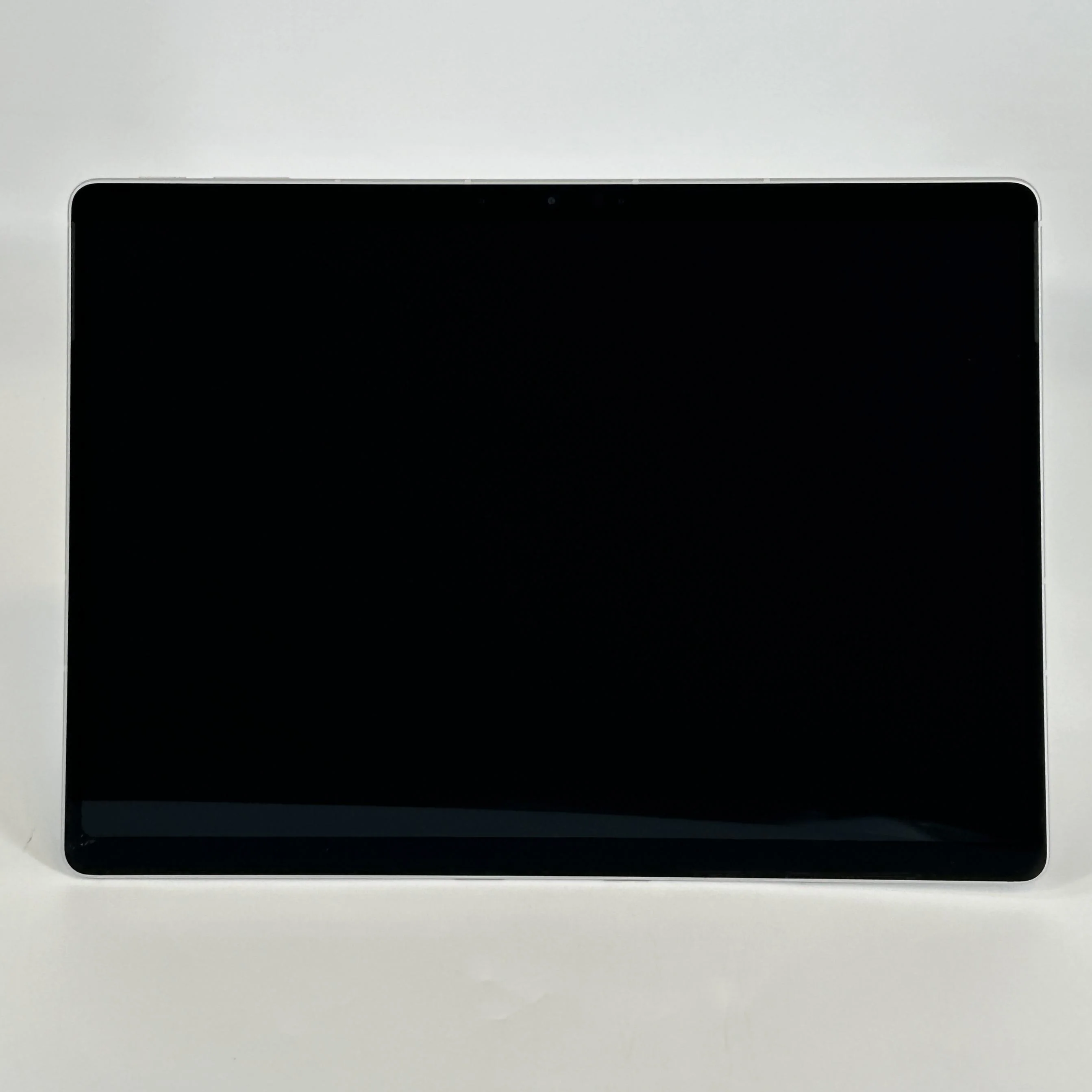 Microsoft Surface Pro 10 13 Silver Unlocked 2.1 GHz Intel Core Ultra 5 16GB RAM 256GB Solid State Drive