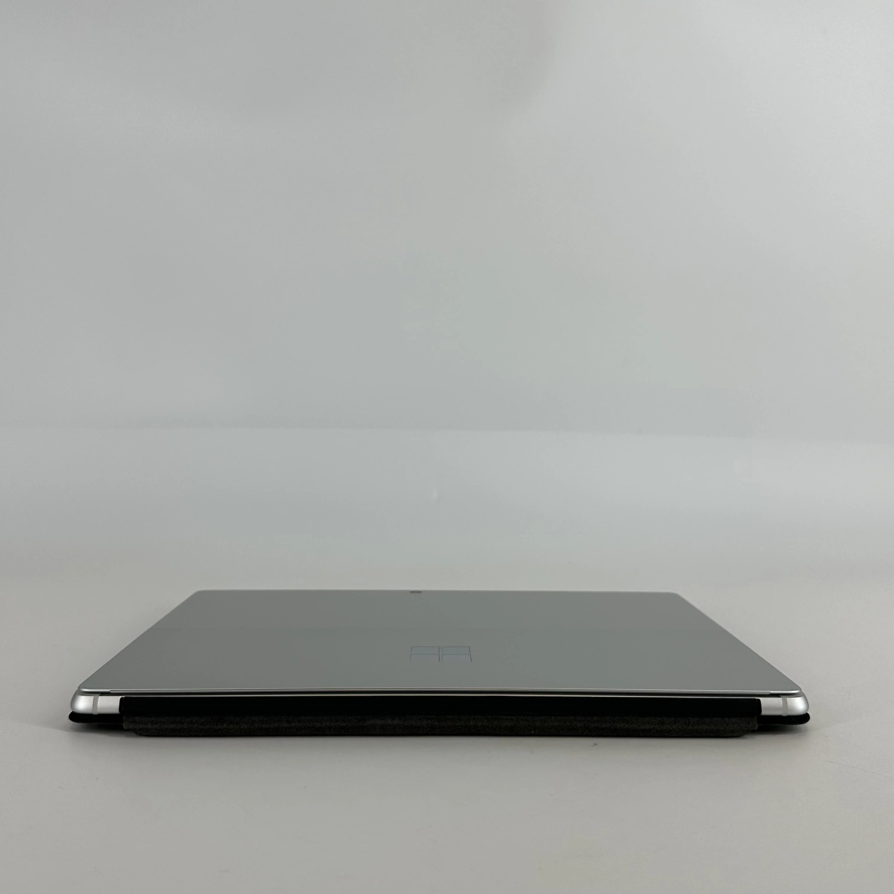 Microsoft Surface Pro 10 13 Silver Unlocked 2.1 GHz Intel Core Ultra 7 32GB RAM 1TB Solid State Drive - Image 9