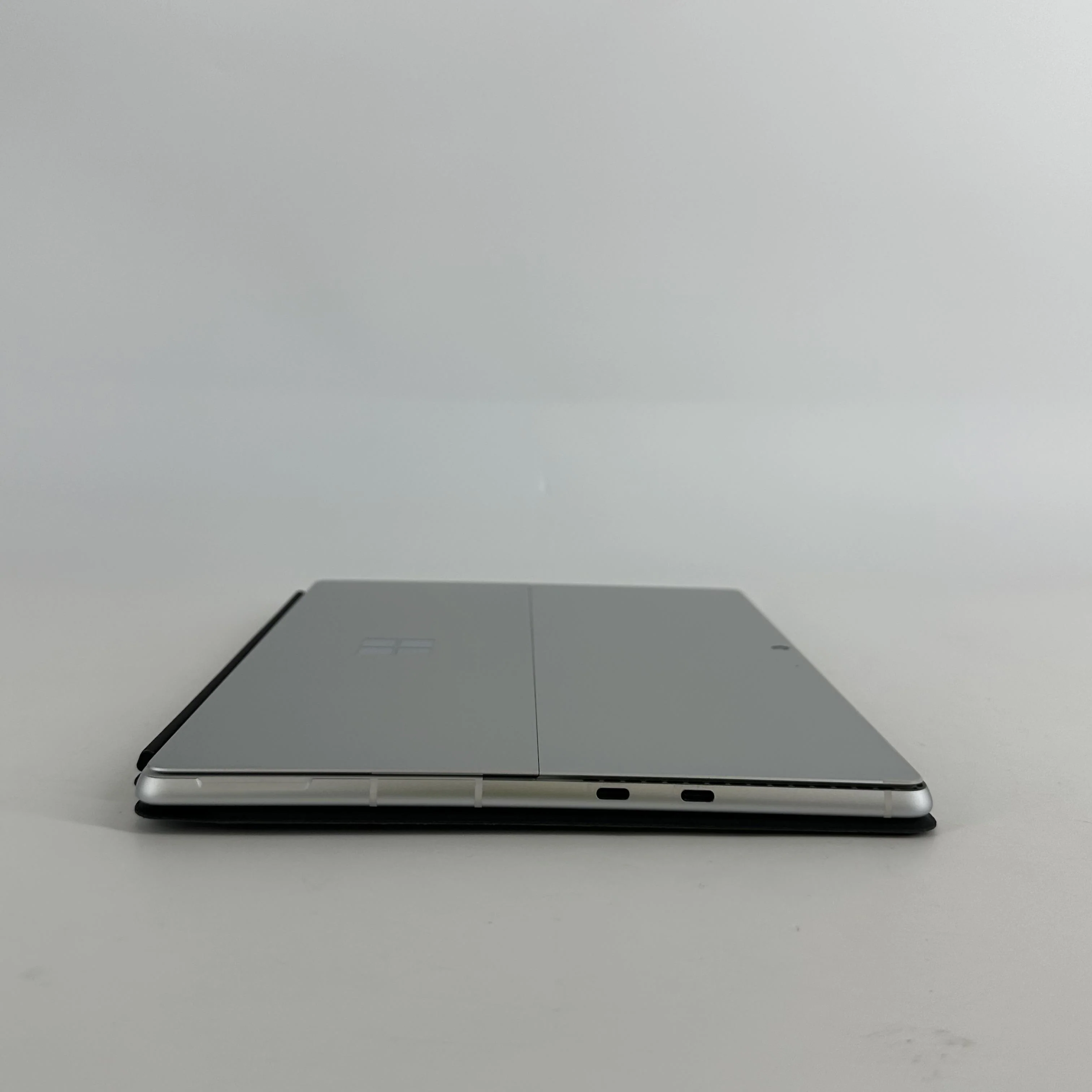 Microsoft Surface Pro 10 13 Silver Unlocked 2.1 GHz Intel Core Ultra 7 32GB RAM 512GB Solid State Drive - Image 5