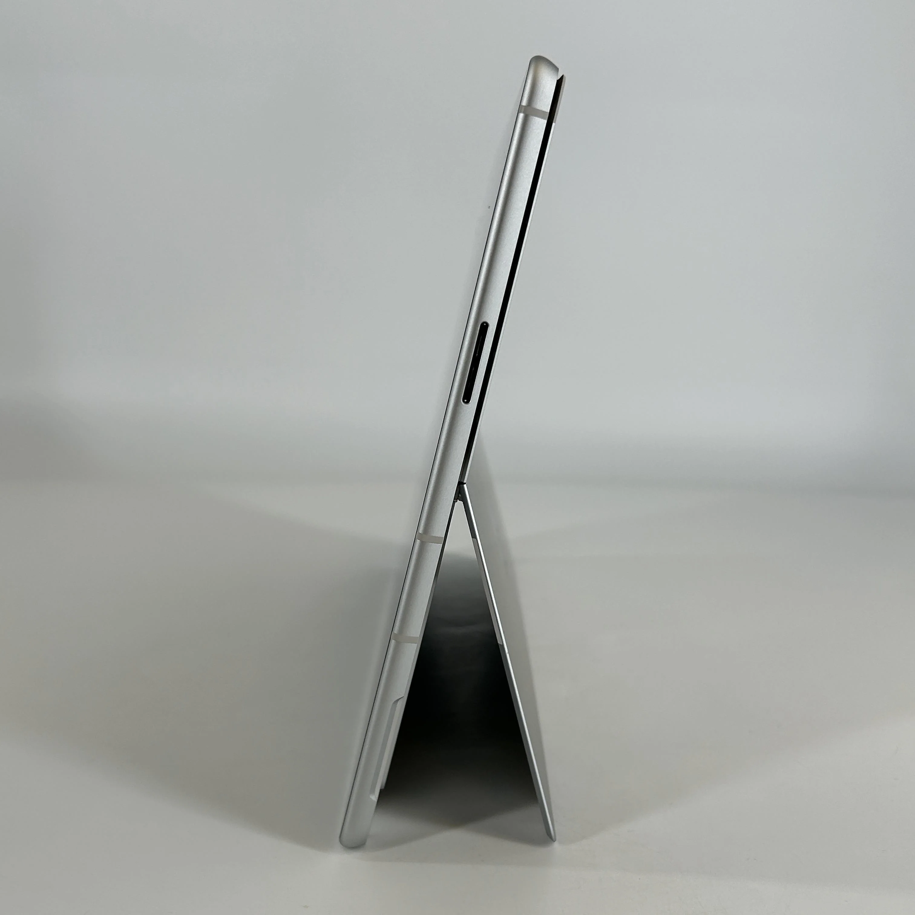 Microsoft Surface Pro 10 13 Silver Unlocked 2.1 GHz Intel Core Ultra 7 32GB RAM 512GB Solid State Drive - Image 3