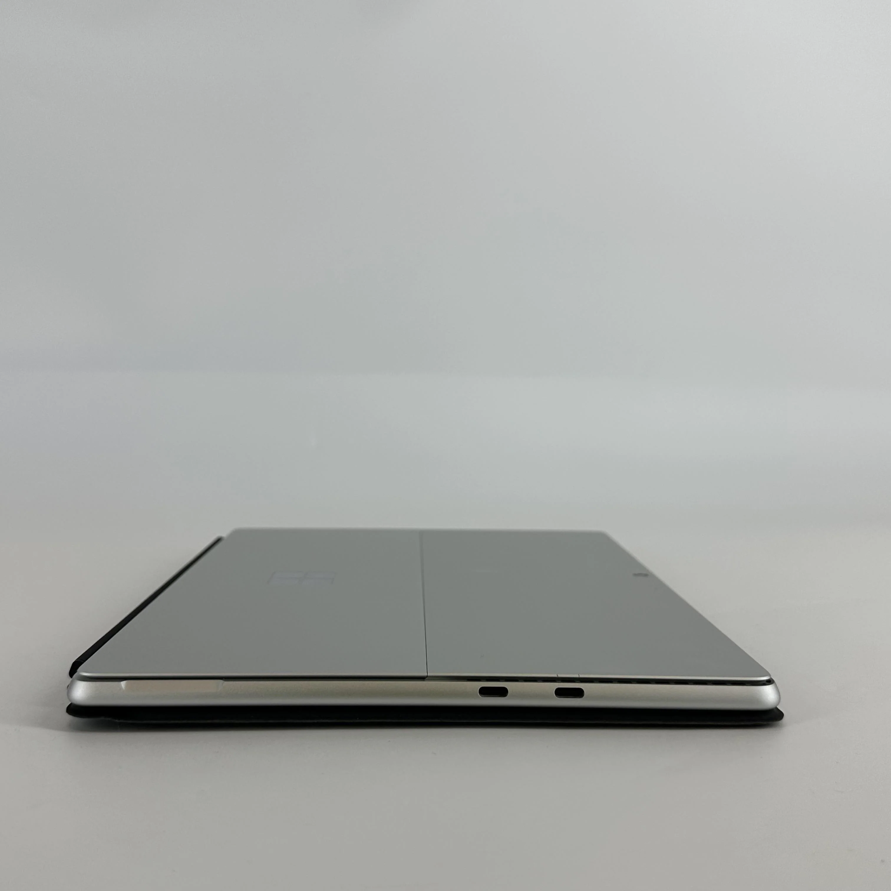 Microsoft Surface Pro 10 13 Silver WiFi 2.1 GHz Intel Core Ultra 7 16GB RAM 512GB Solid State Drive - Image 8