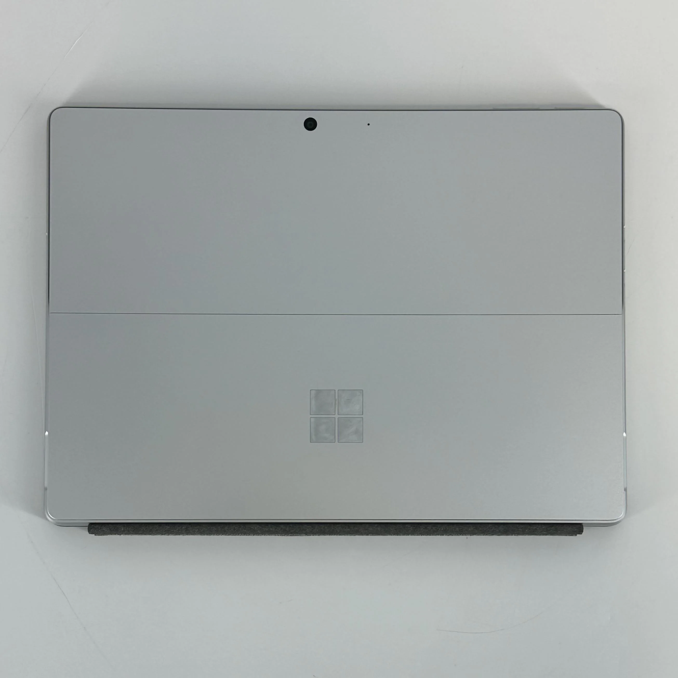Microsoft Surface Pro 10 13 Silver WiFi 2.1 GHz Intel Core Ultra 7 32GB RAM 256GB Solid State Drive