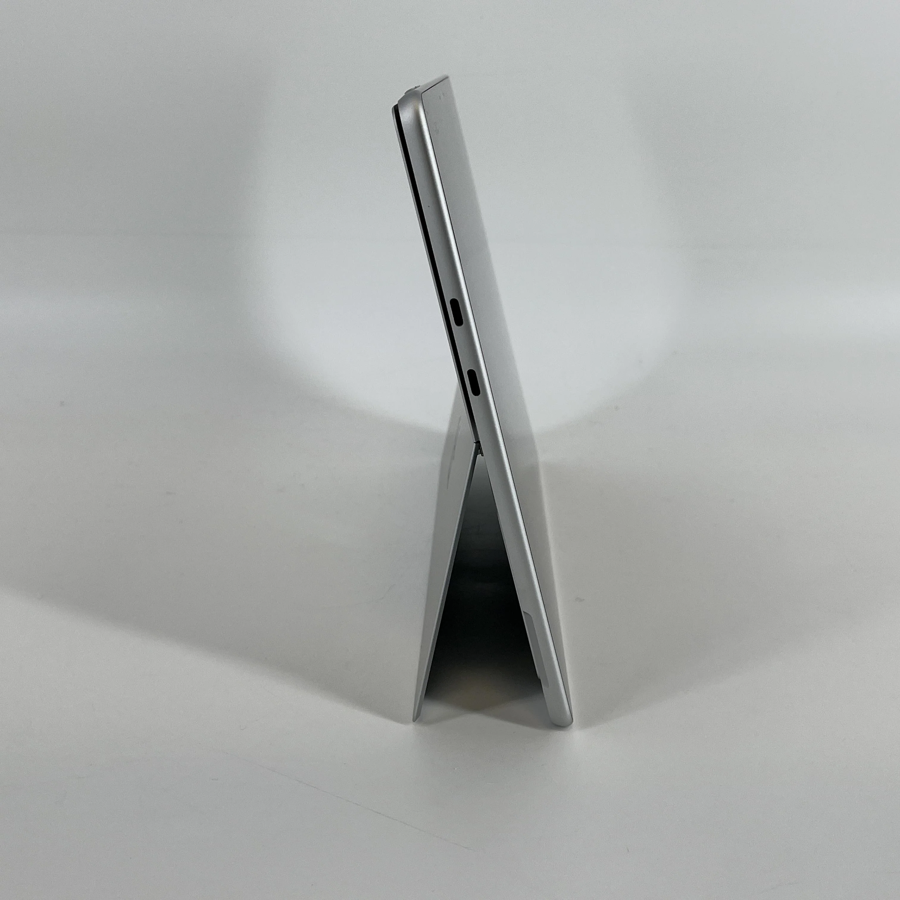Microsoft Surface Pro 10 13 Silver WiFi 2.1 GHz Intel Core Ultra 7 32GB RAM 512GB Solid State Drive - Image 3