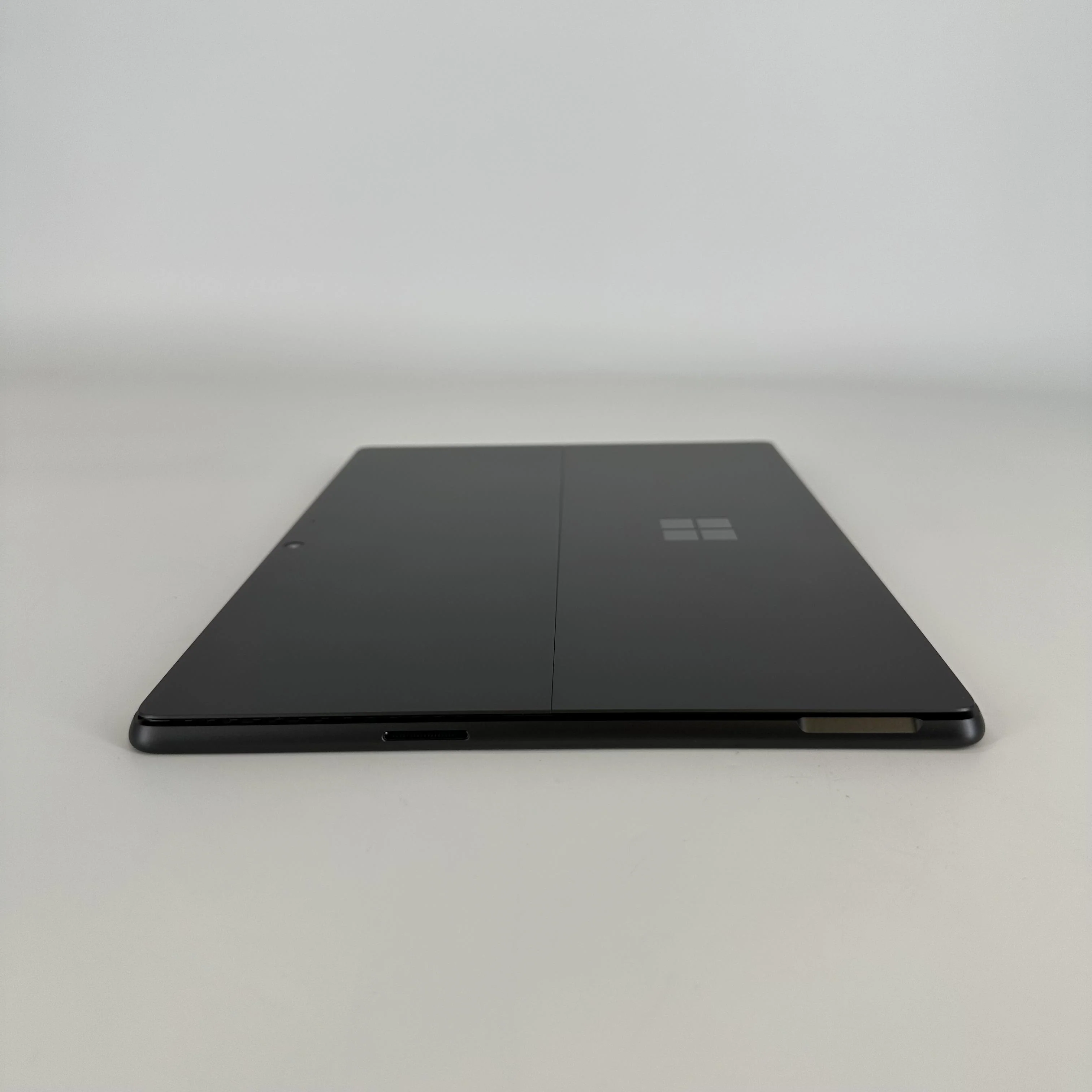 Microsoft Surface Pro 11 13 Black WiFi 2.1 GHz Intel Core Ultra 5 Series 2 16GB RAM 1TB Solid State Drive - Image 10
