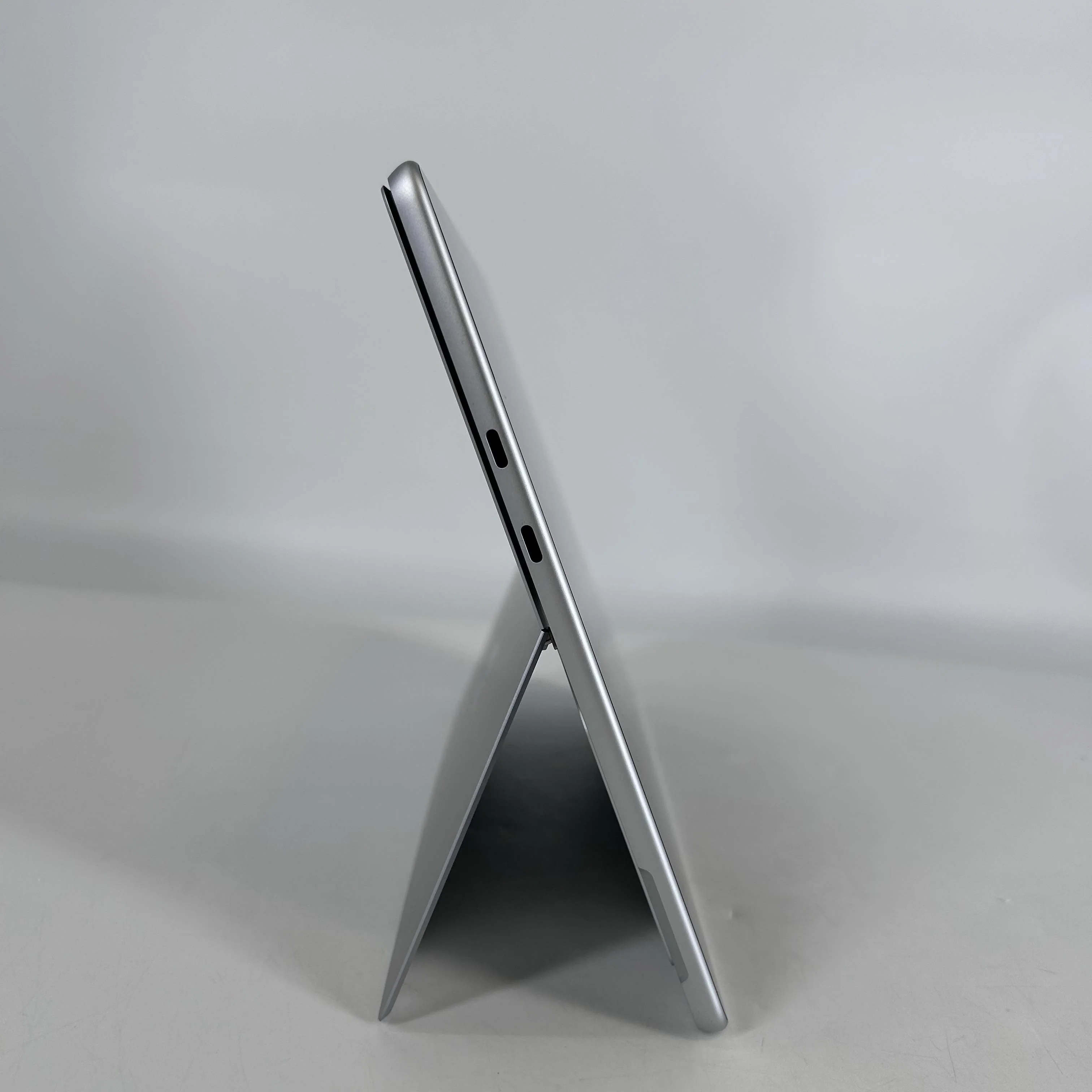 Microsoft Surface Pro 11 13 Silver WiFi 2.1 GHz Intel Core Ultra 5 Series 2 16GB RAM 256GB Solid State Drive - Image 2