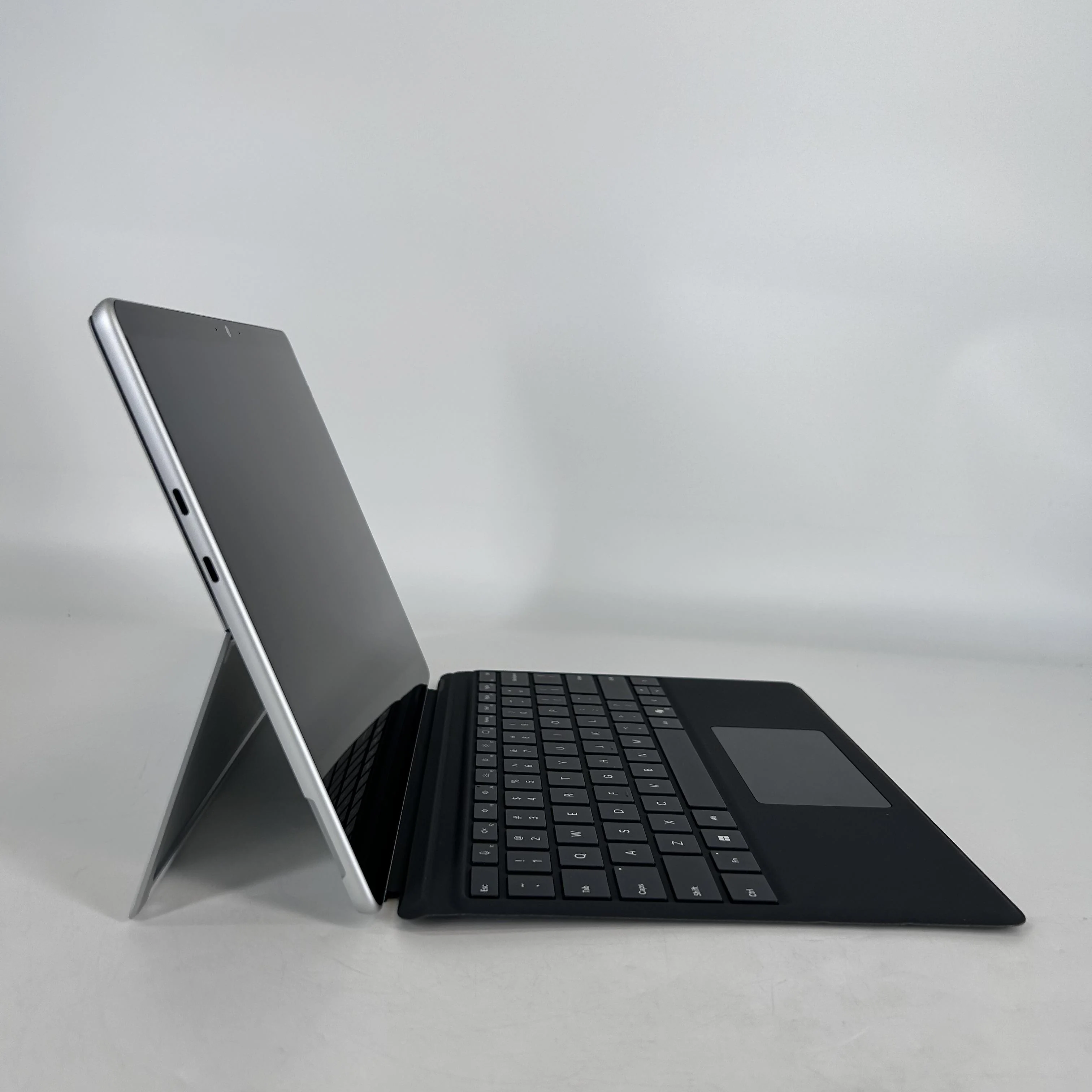 Microsoft Surface Pro 11 13 Silver WiFi 2.1 GHz Intel Core Ultra 5 Series 2 16GB RAM 512GB Solid State Drive - Image 3