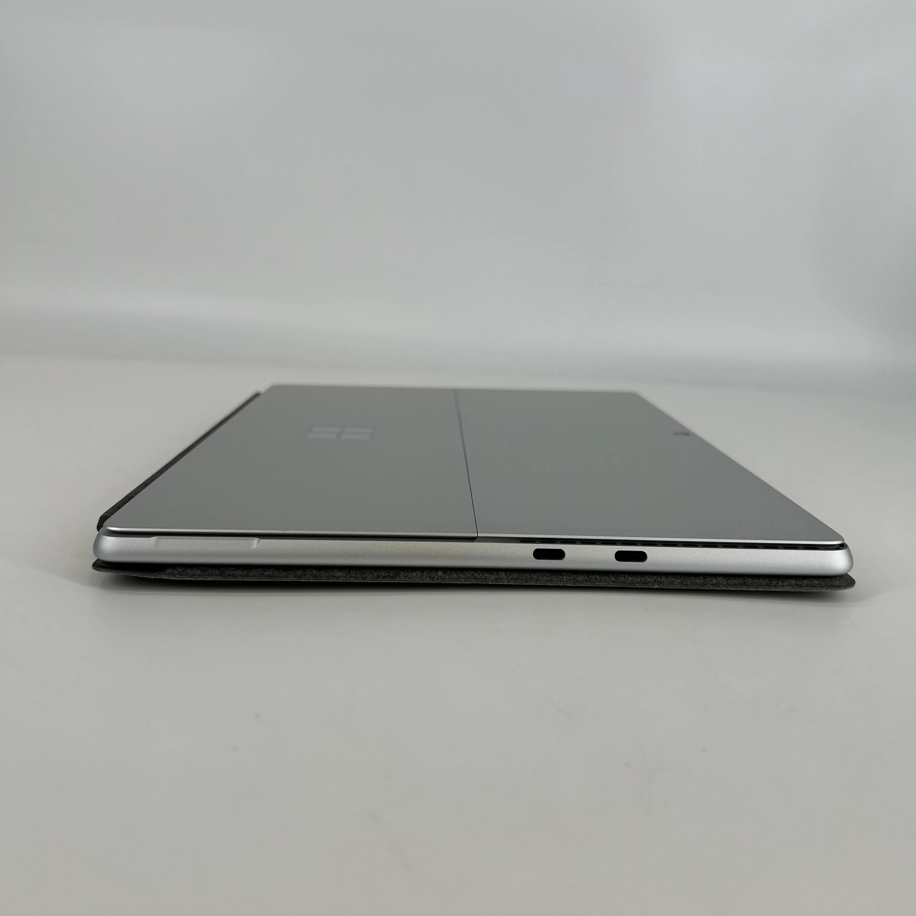 Microsoft Surface Pro 11 13 Silver WiFi 2.2 GHz Intel Core Ultra 7 Series 2 32GB RAM 512GB Solid State Drive - Image 10