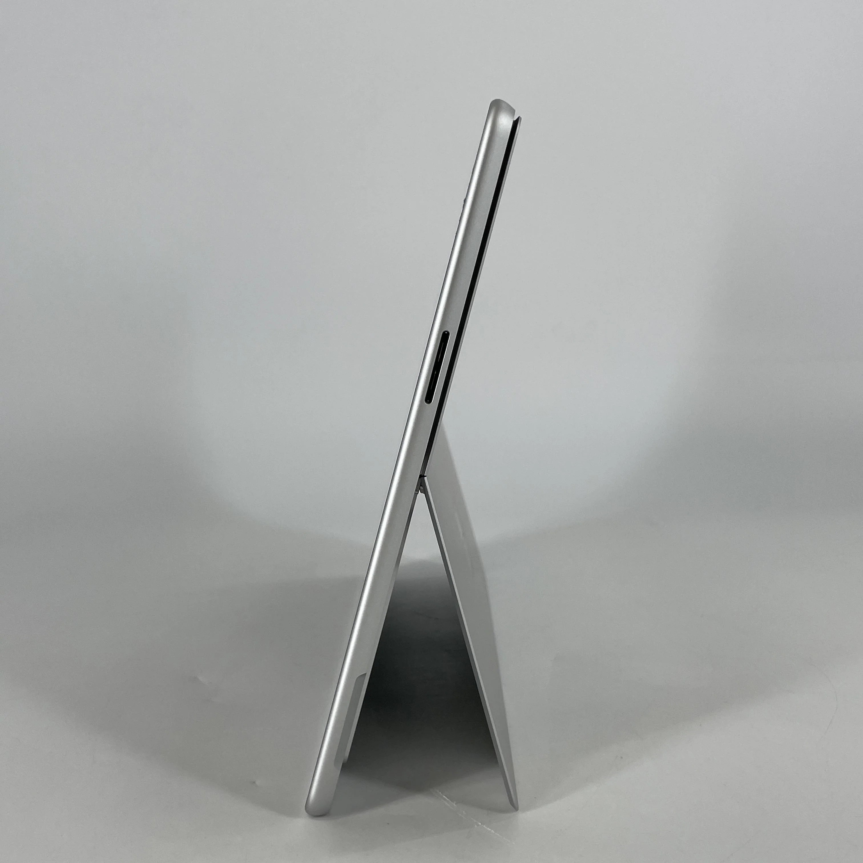 Microsoft Surface Pro 11 13 Silver WiFi 3.4 GHz Qualcomm Snapdragon X Elite 32GB RAM 1TB Solid State Drive - Image 4