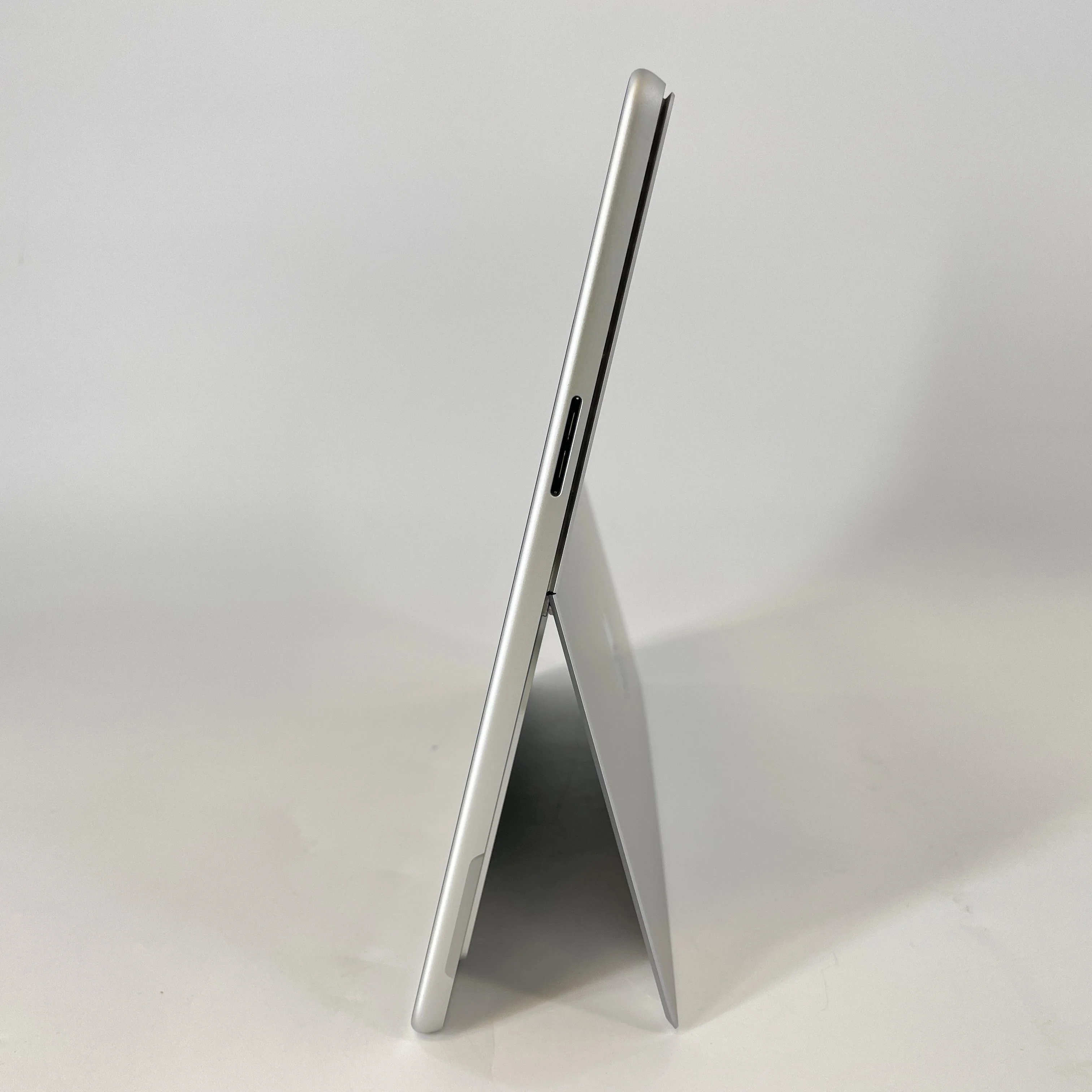 Microsoft Surface Pro 11 13 Silver WiFi 3.4 GHz Qualcomm Snapdragon X Elite 32GB RAM 1TB Solid State Drive - Image 2