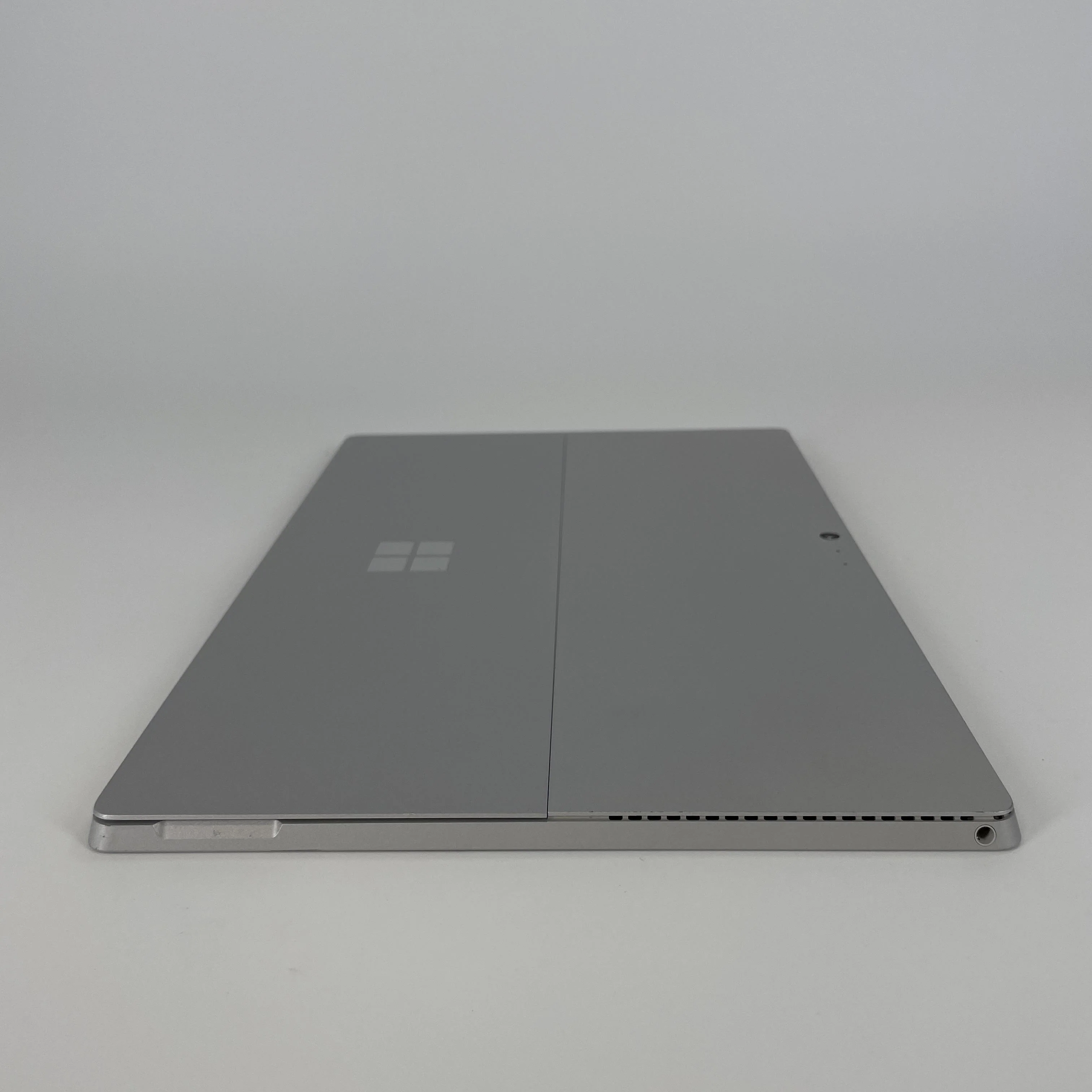 Microsoft Surface Pro 4 12.3 Silver WiFi 2.4 GHz Intel Core i5 6th Gen. 8GB RAM 256GB Solid State Drive - Image 8
