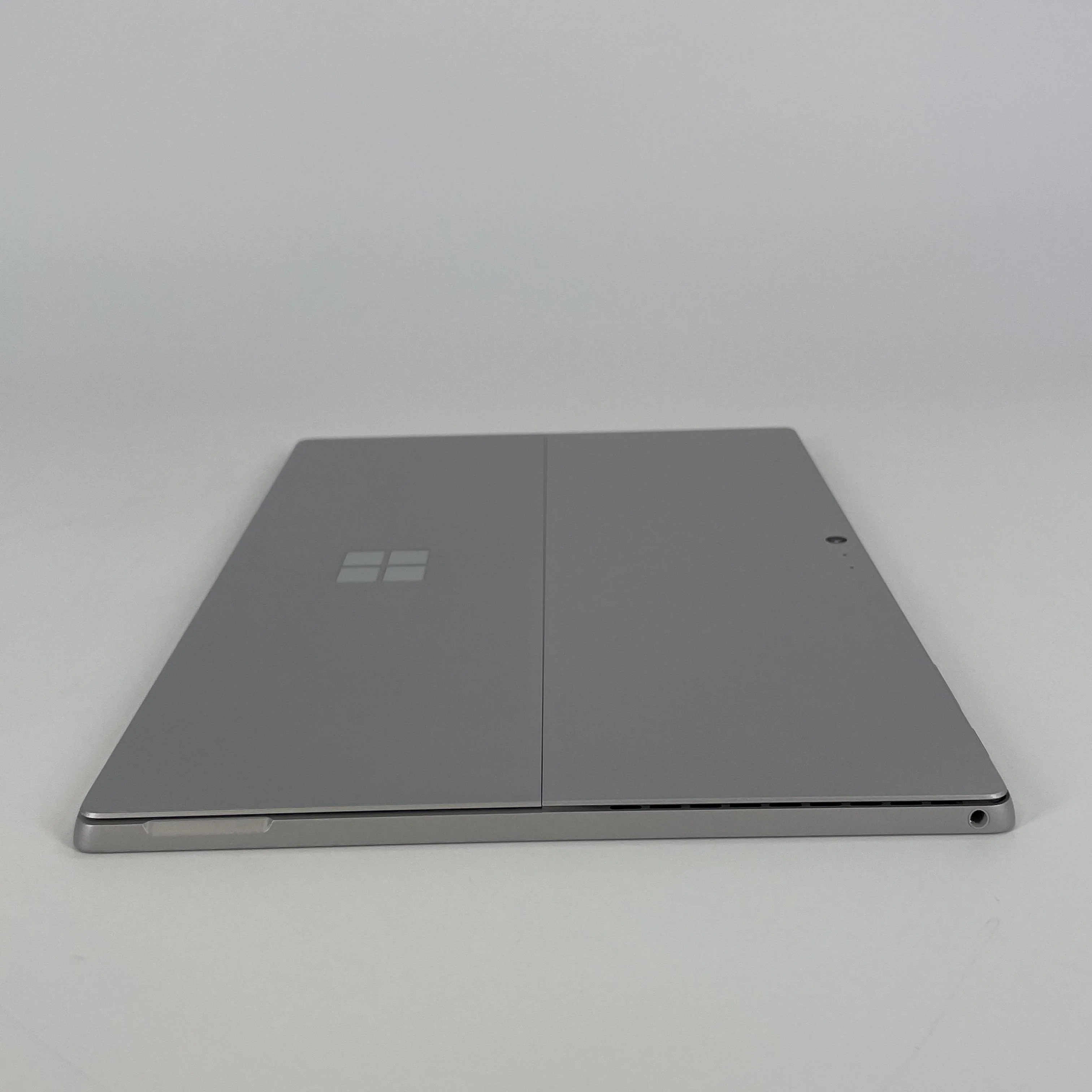 Microsoft Surface Pro 5 12.3 Silver WiFi 2.5 GHz Intel Core i7 7th Gen. 8GB RAM 256GB Solid State Drive - Image 8