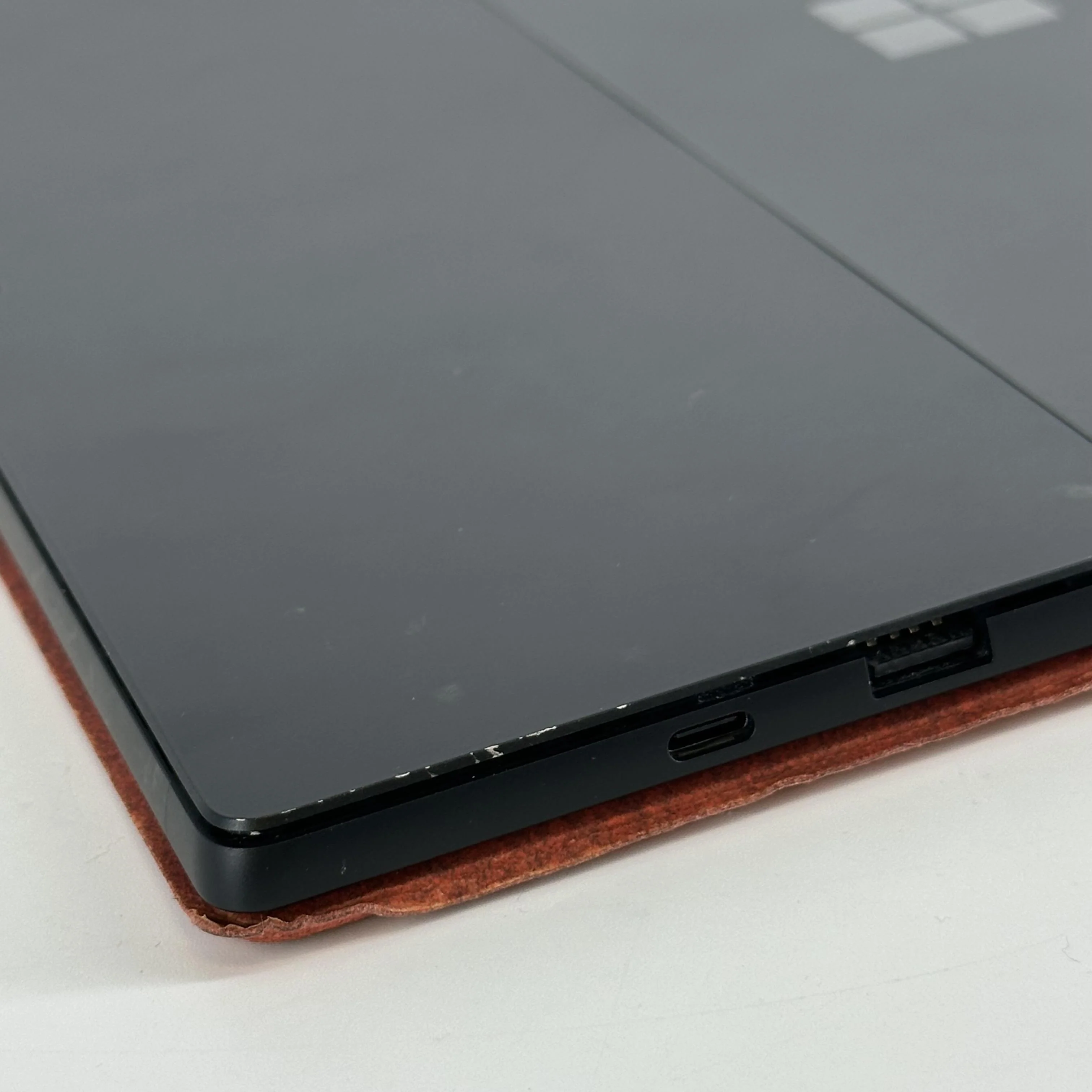 Microsoft Surface Pro 7 12.3 Black WiFi 1.3 GHz Intel Core i7 10th Gen. 16GB RAM 256GB Solid State Drive - Image 12