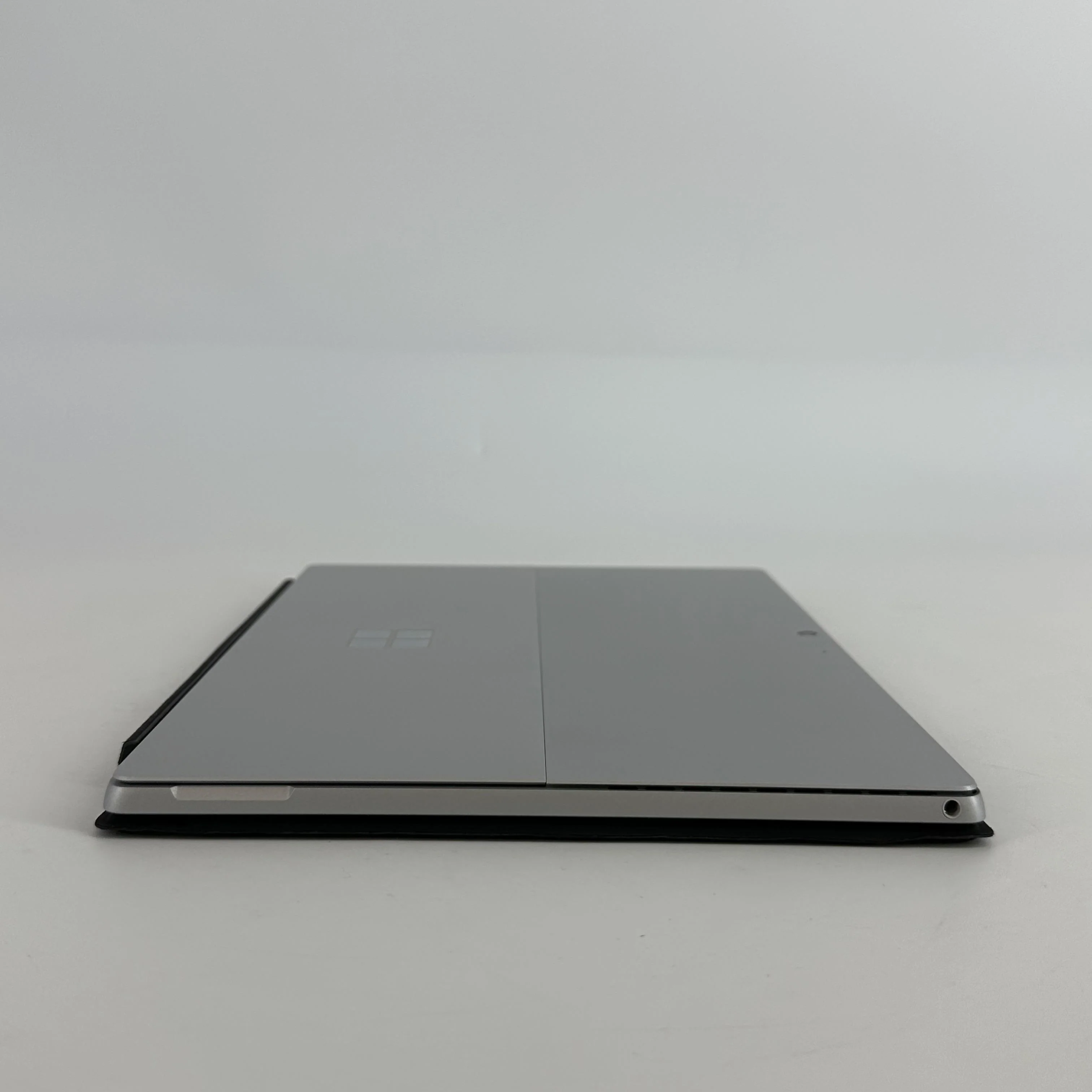 Microsoft Surface Pro 7 12.3 Silver WiFi 1.1 GHz Intel Core i5 10th Gen. 8GB RAM 128GB Solid State Drive - Image 8